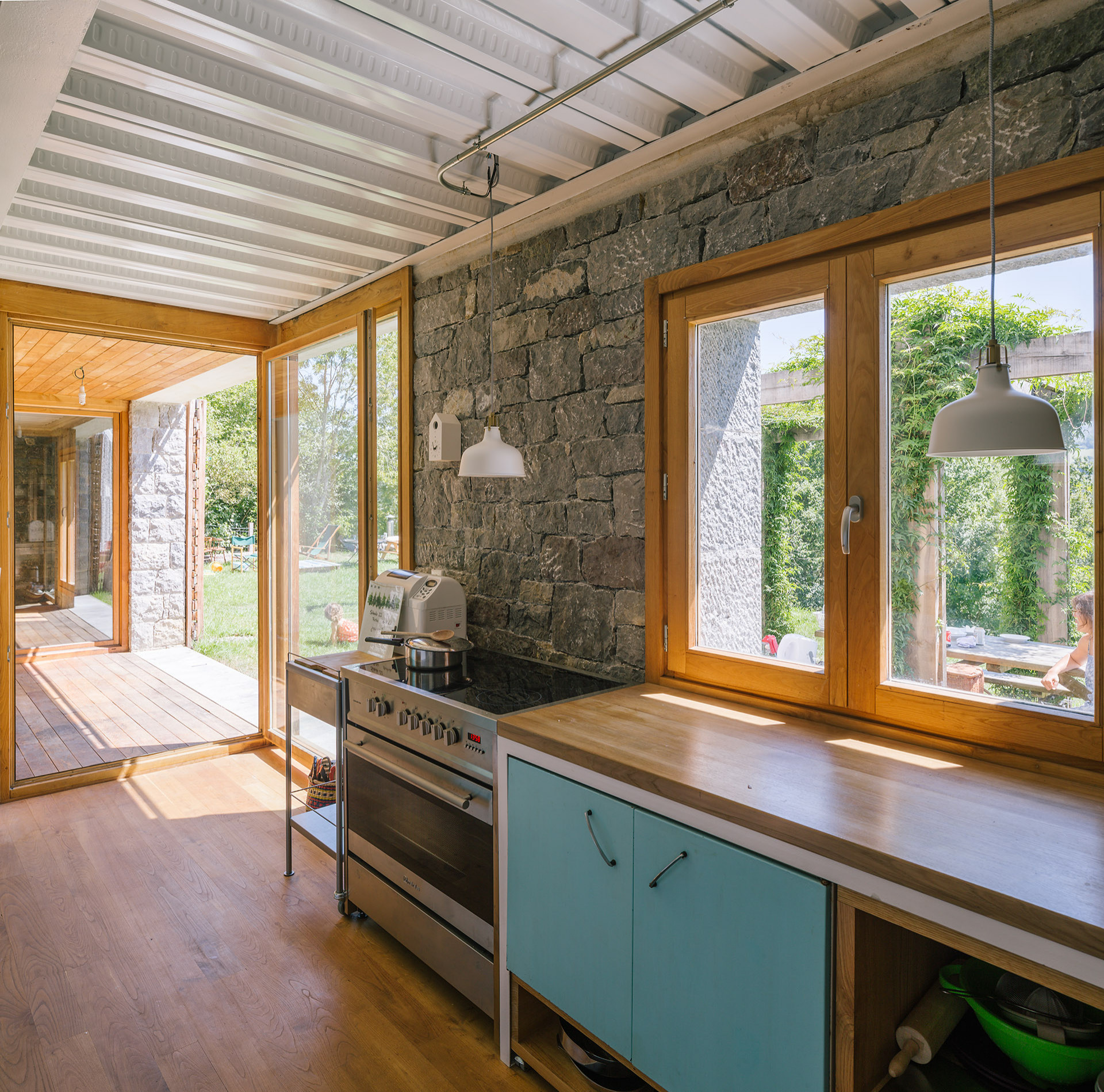 До и после: Реконструкция старой фермы в Испании