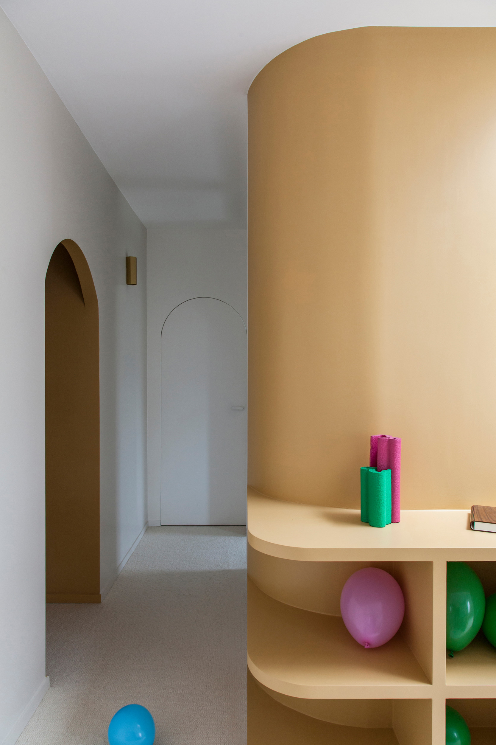 Вечная проблема: Обои или краска?