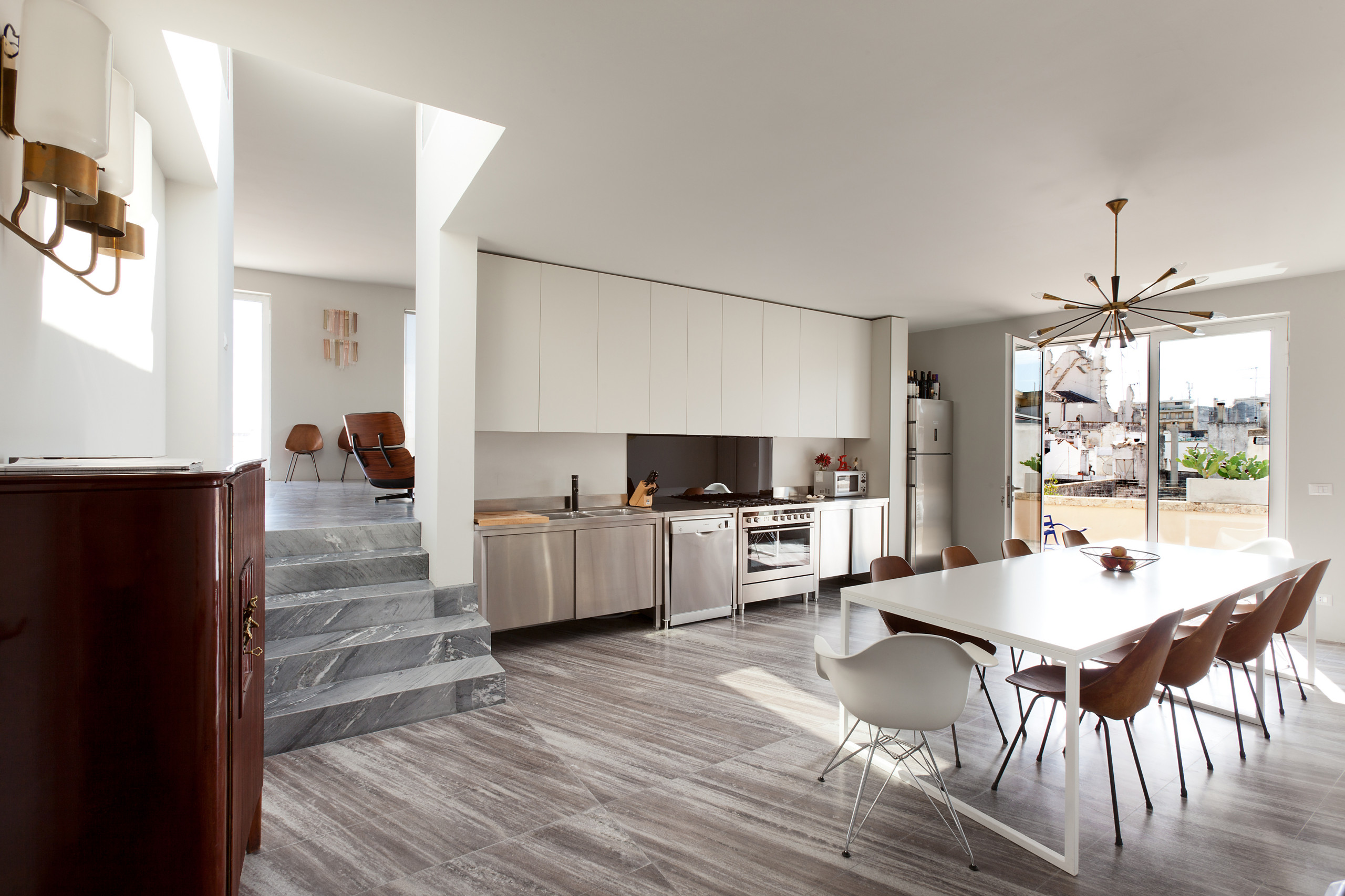 Houzz Италия: Иконы модернизма в классическом палаццо