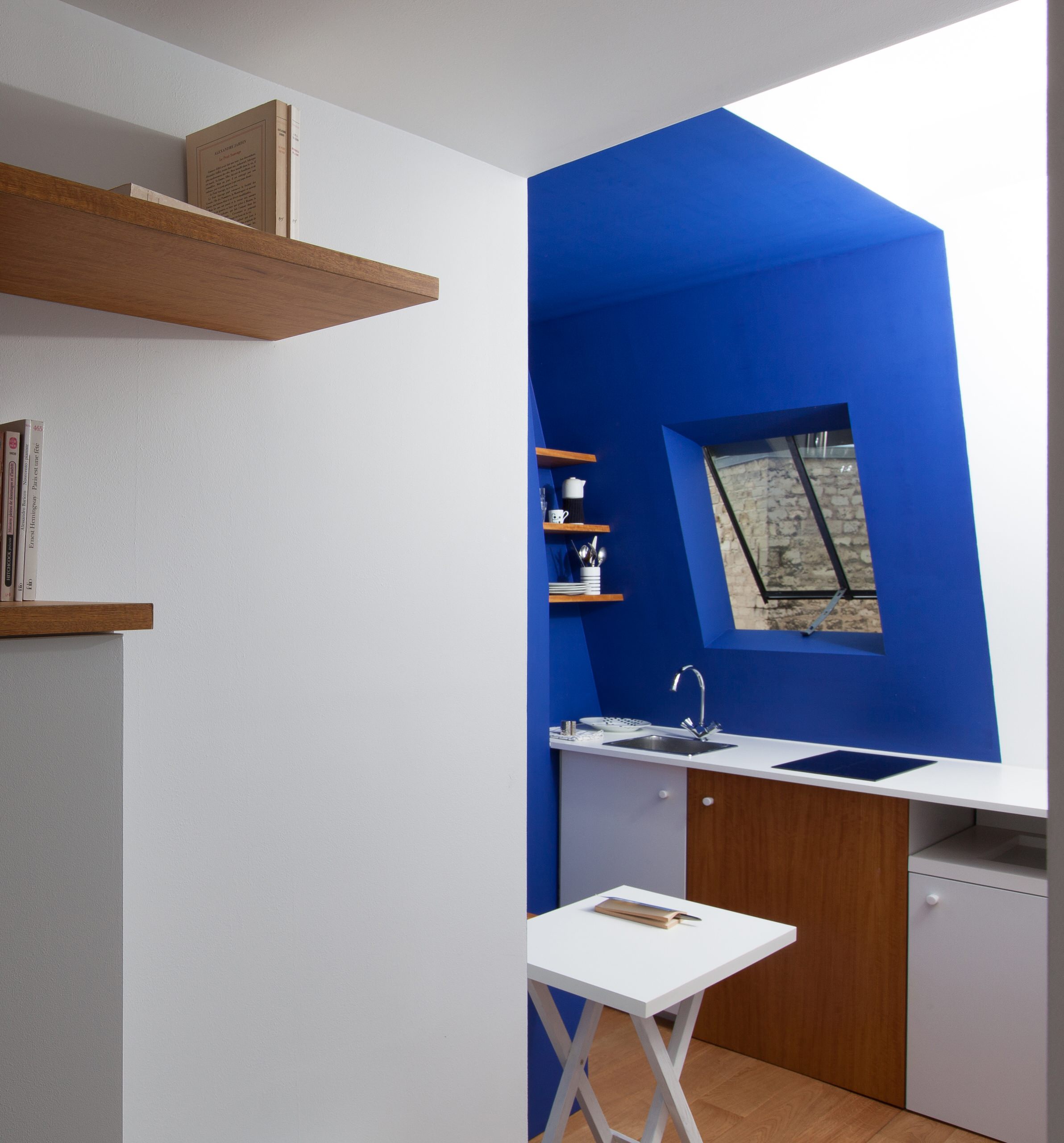 Houzz Франция: Преображение старой комнаты для прислуги площадью 8 кв.м