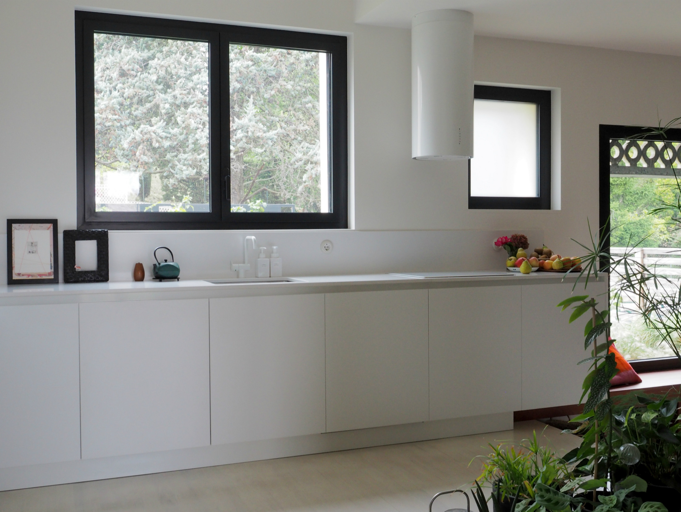 До и после: Полное обновление дома 1950-х годов в Тулузе