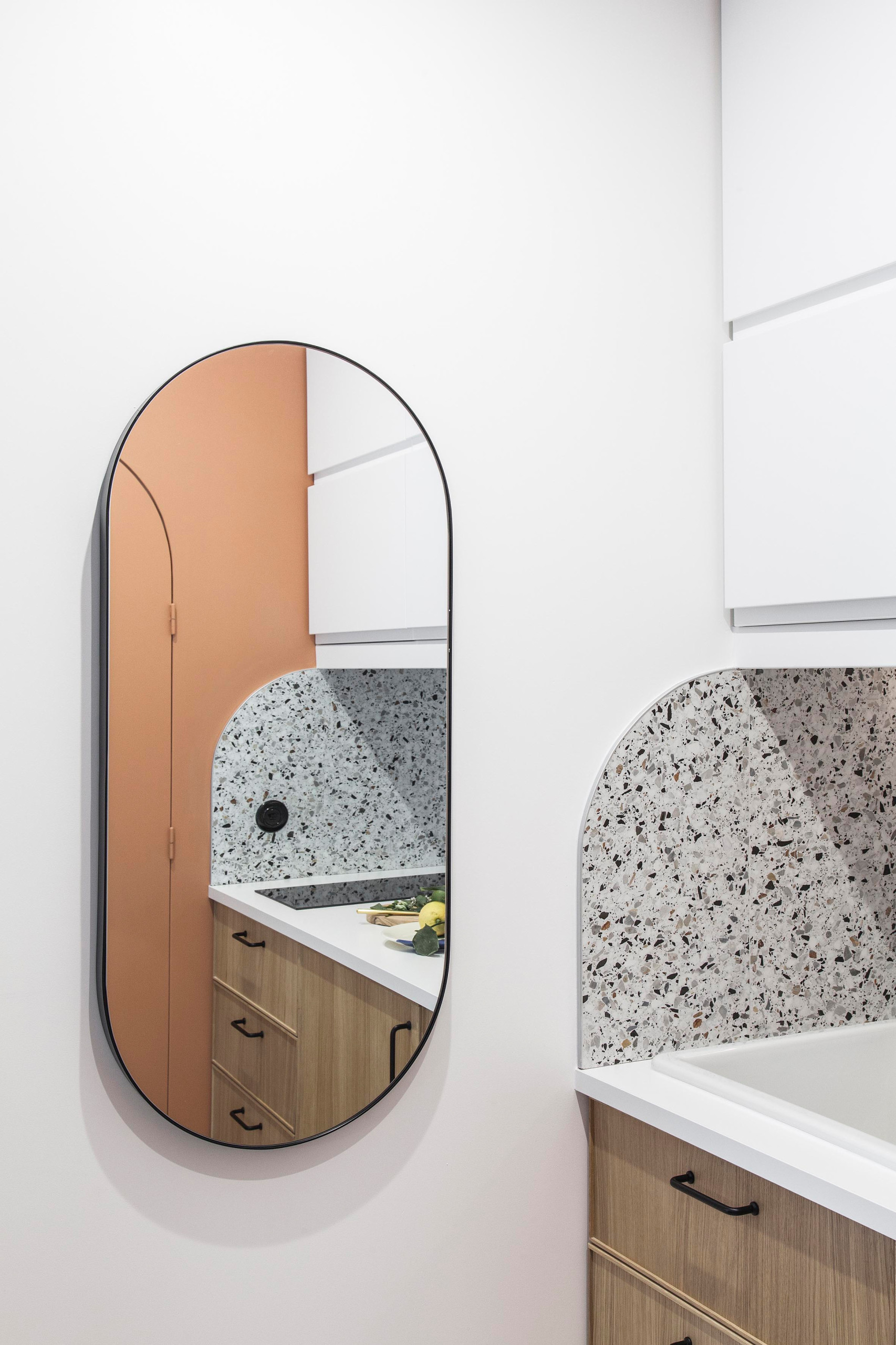 До и после: Маленькая студия 12 кв.м и синий Ива Кляйна