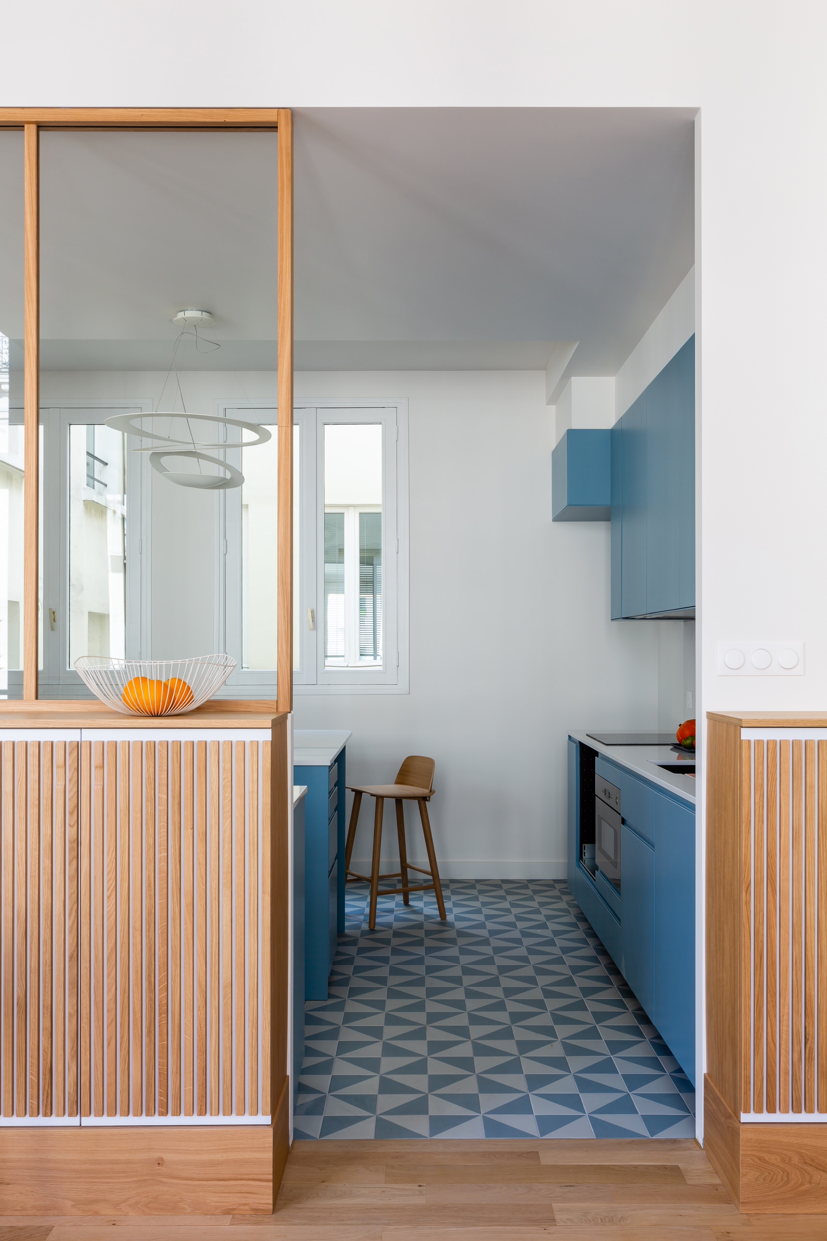 Фотоохота: Эффект плиссированного дерева в интерьерах