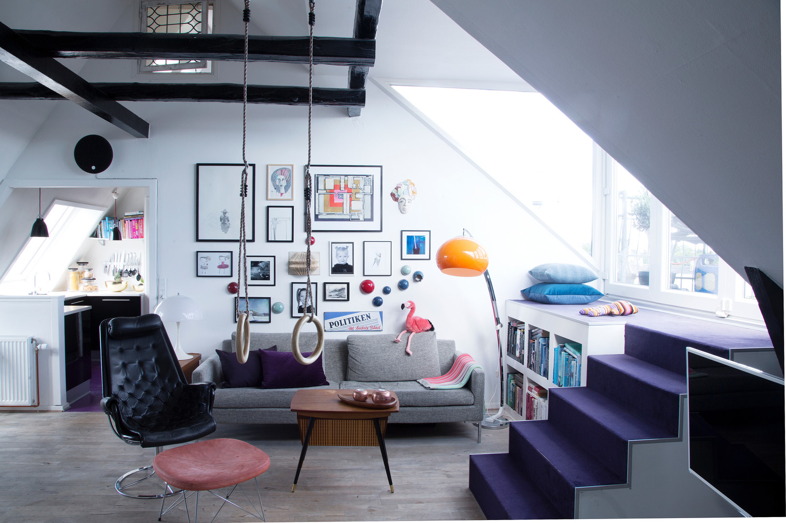 Houzz Дания: Черно-белая мансарда в Копенгагене