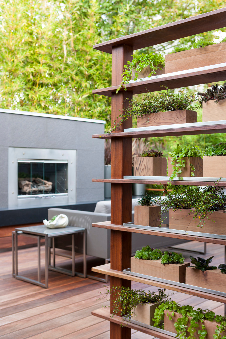 Планировка: Как обустроить маленький задний двор