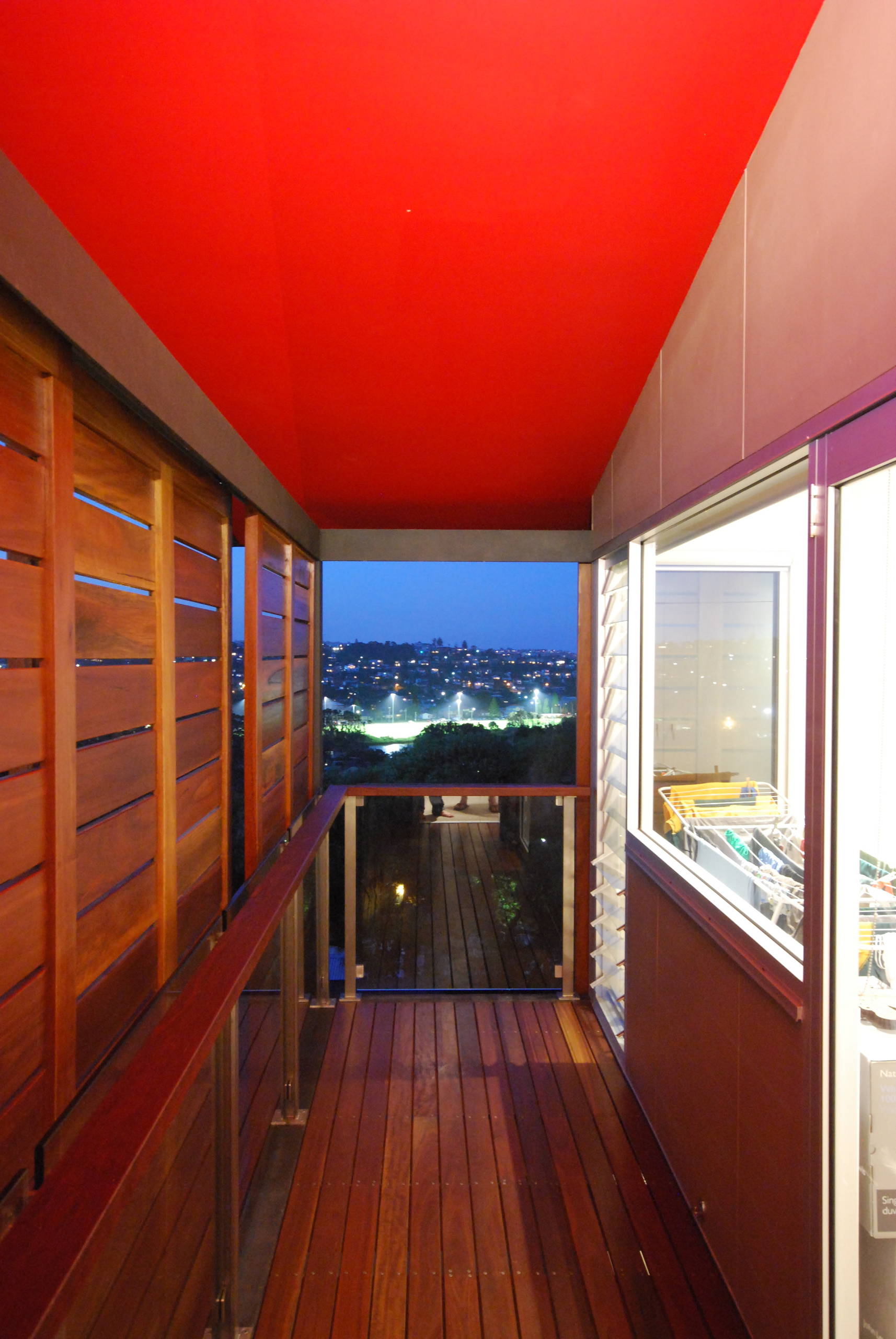 Подняться над суетой: 11 образов для балкона