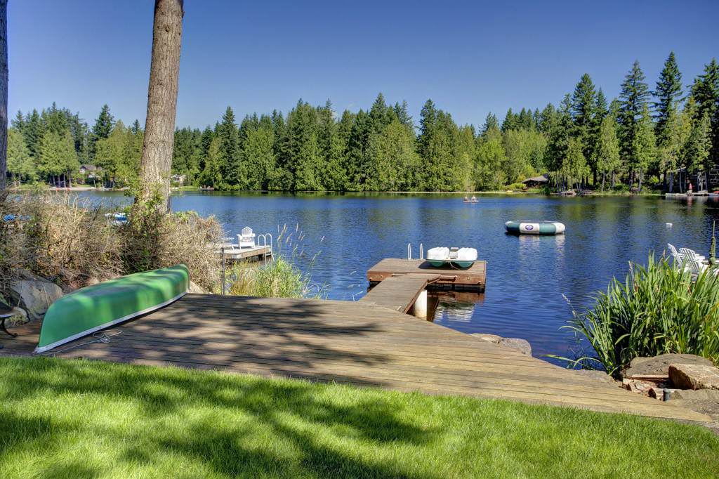 Хороший вопрос: Что посадить рядом с пирсом