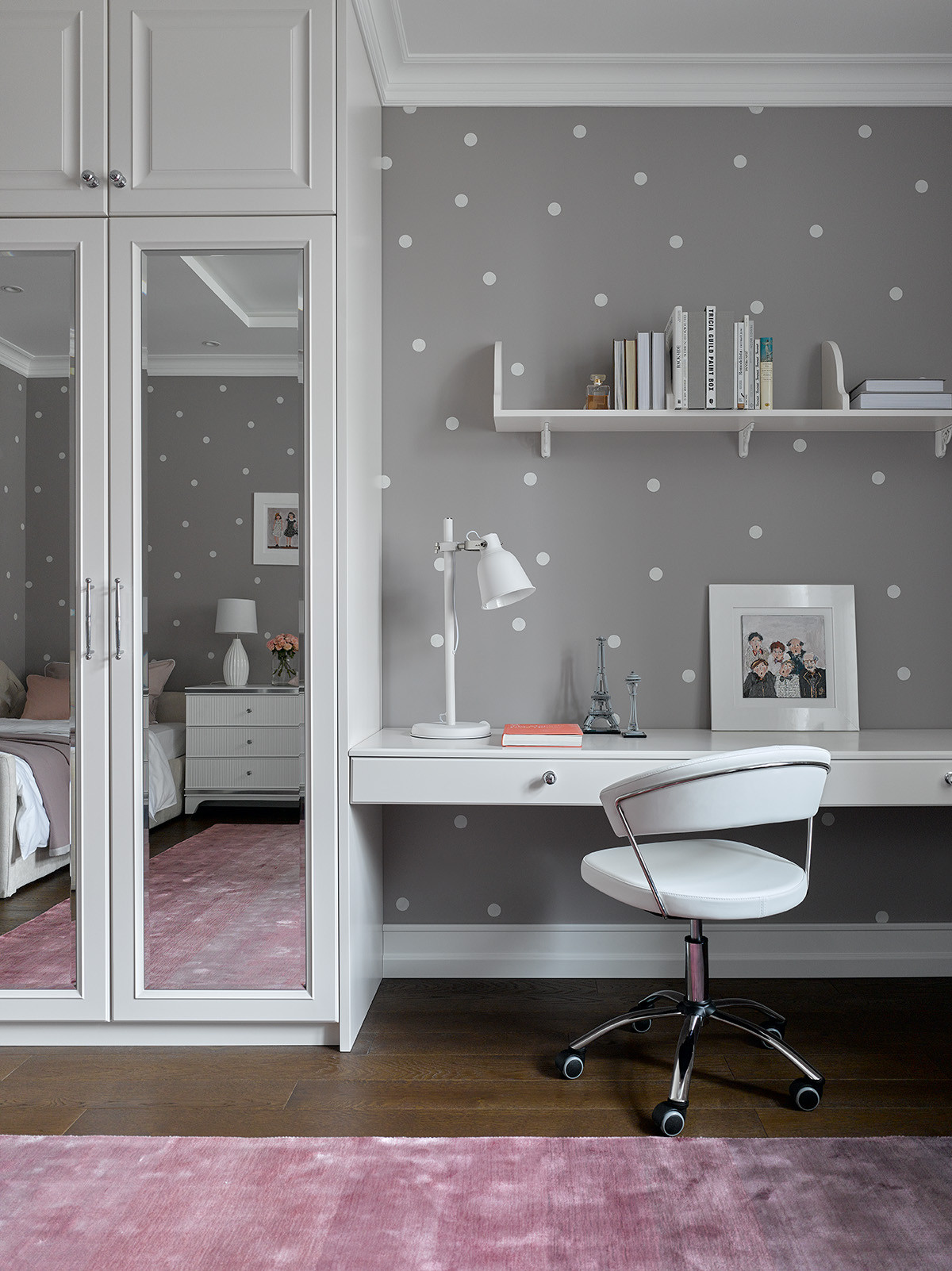 Просто фото: Ой, у вас обои в пятнах