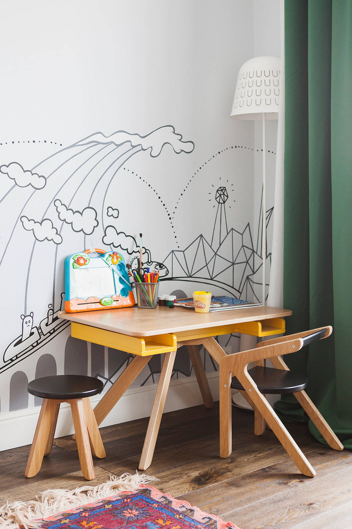 В гостях: Многоуважаемый стеллаж и другие интерьерные находки