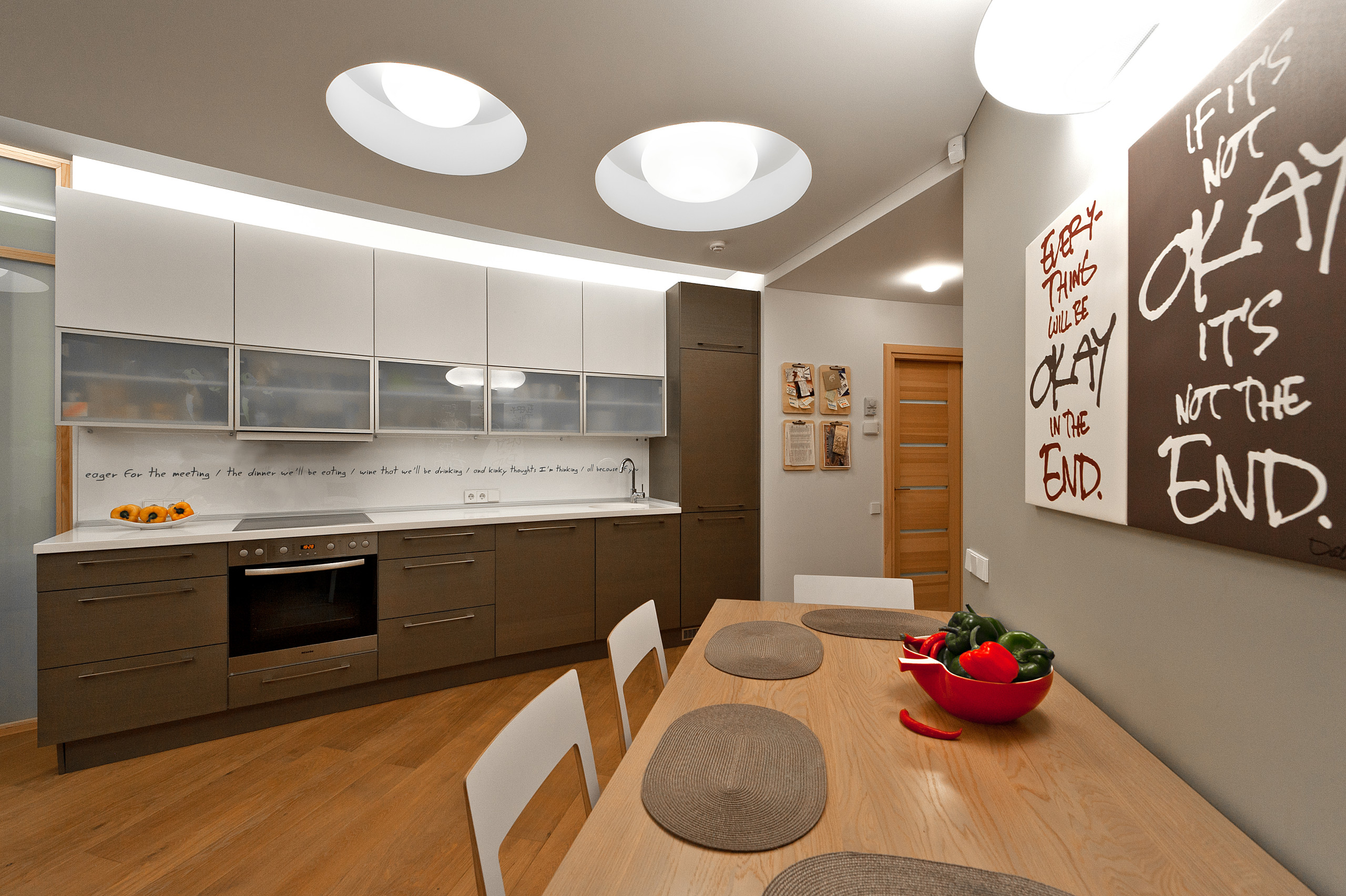 Houzz Литва: Старый Вильнюс и арт-объекты в трехкомнатной квартире