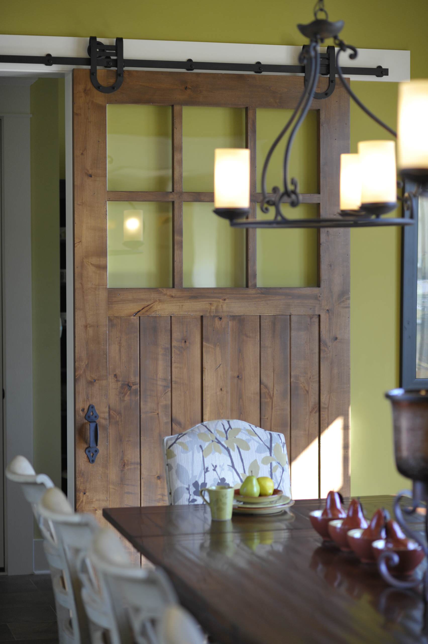 Микротренды: Амбарные двери в городских квартирах