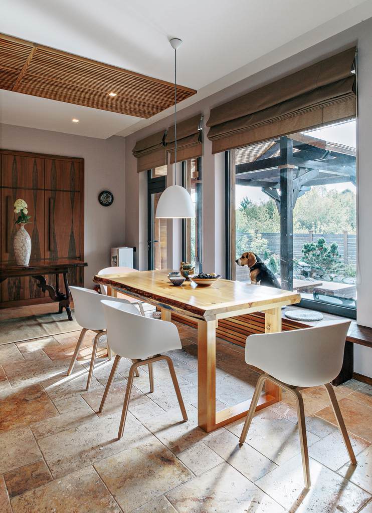 Houzz тур: Дом в поселке Речник — японский минимализм для коллекционера