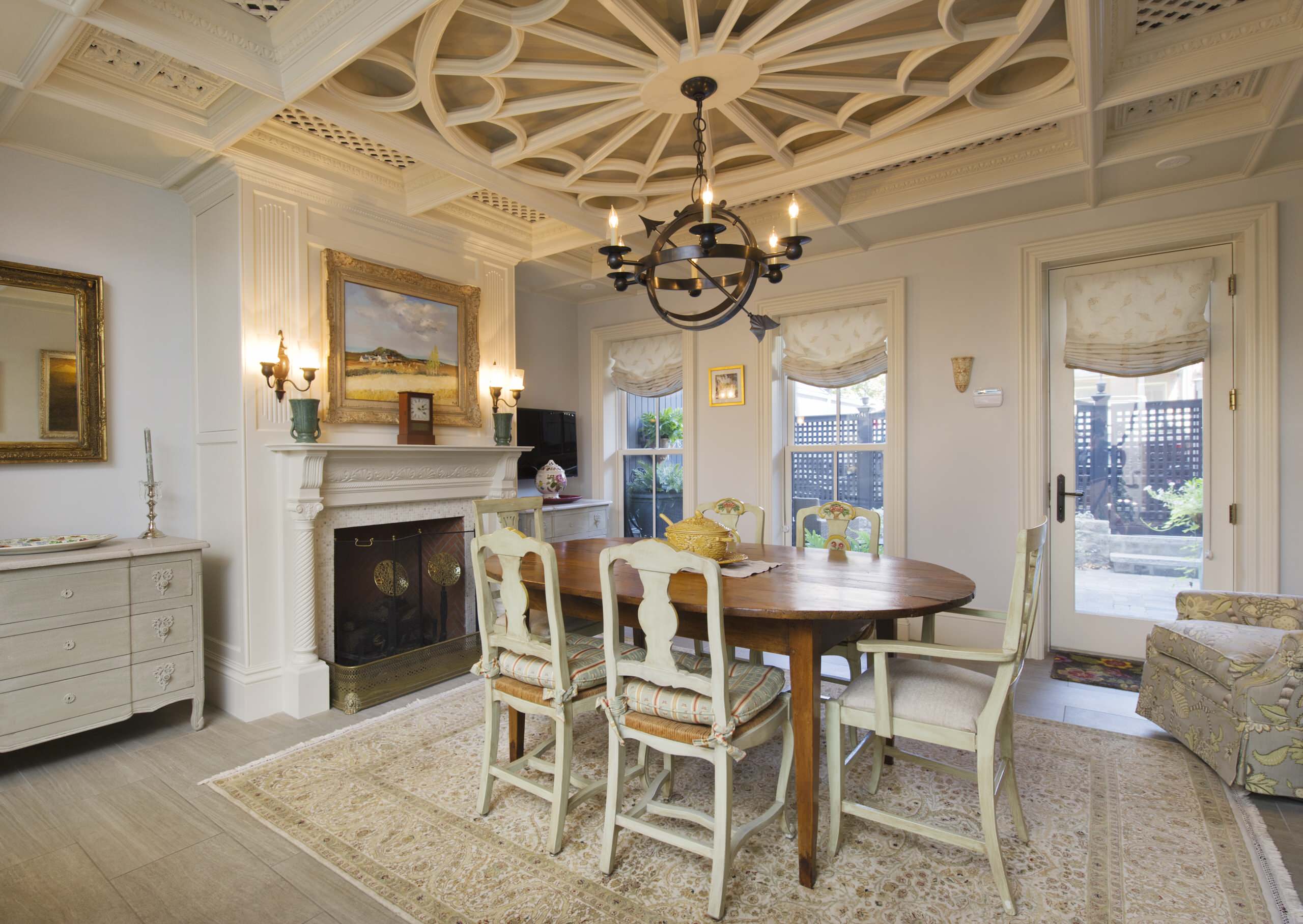 Потолок как главный герой интерьера: Расставляем акценты