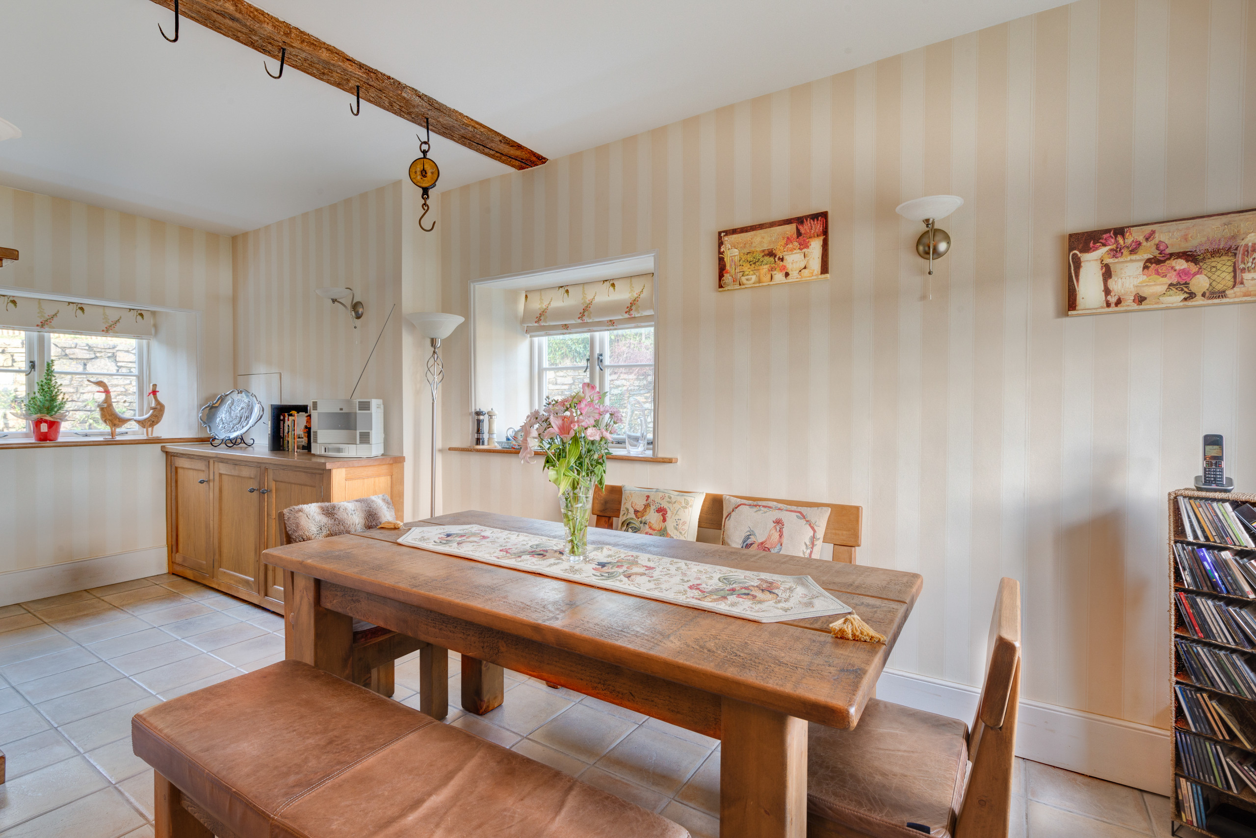 Петелька-крючочек: Неожиданные места крепления обычных крючков