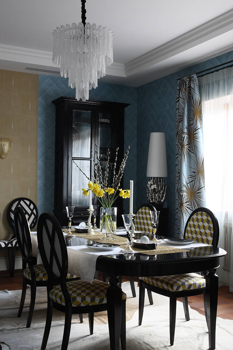 Houzz тур: Дом в Подмосковье с анфиладой комнат и арт-объектами