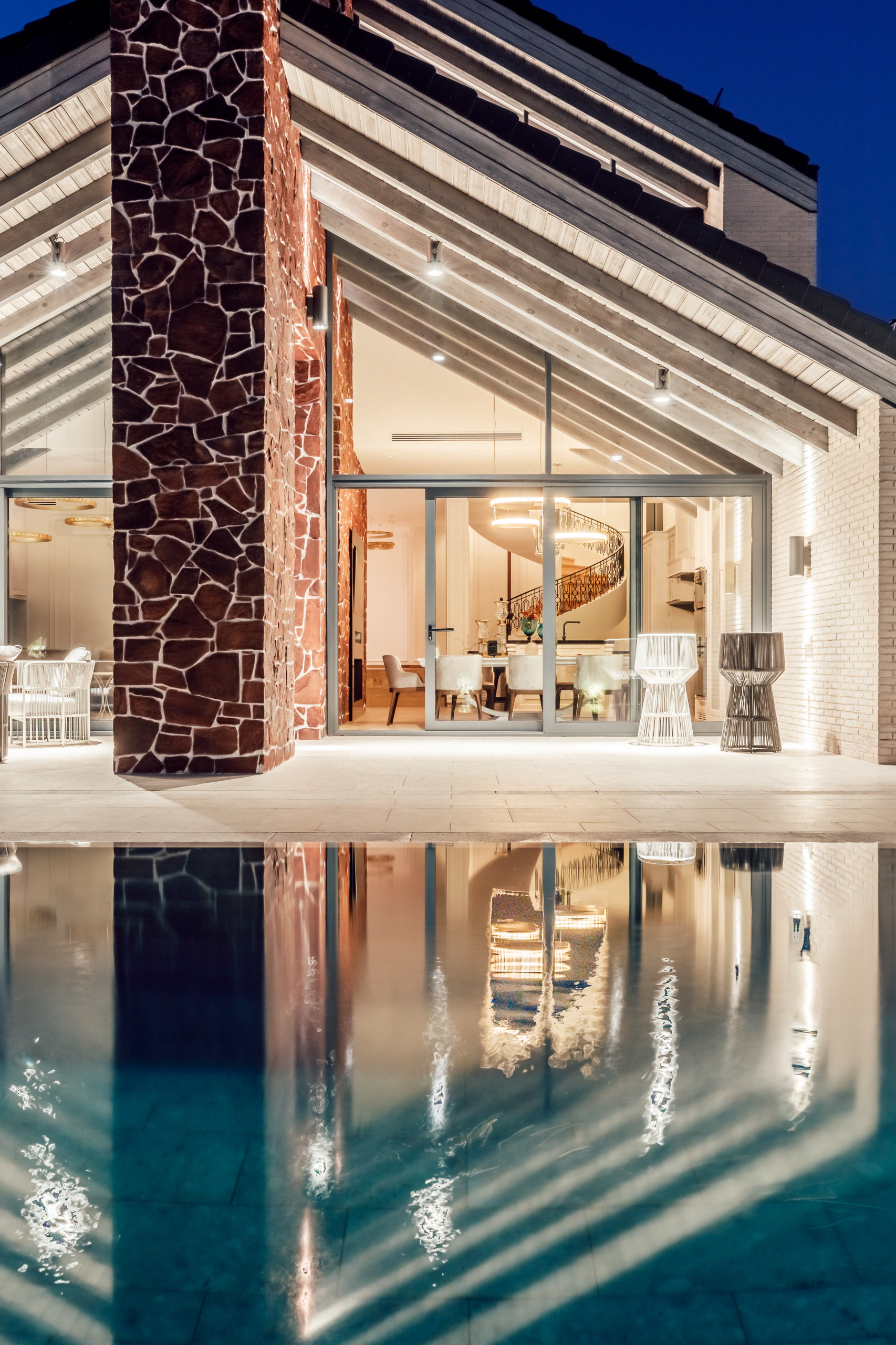 Houzz тур: Дом-корабль, исчезающий на фоне неба