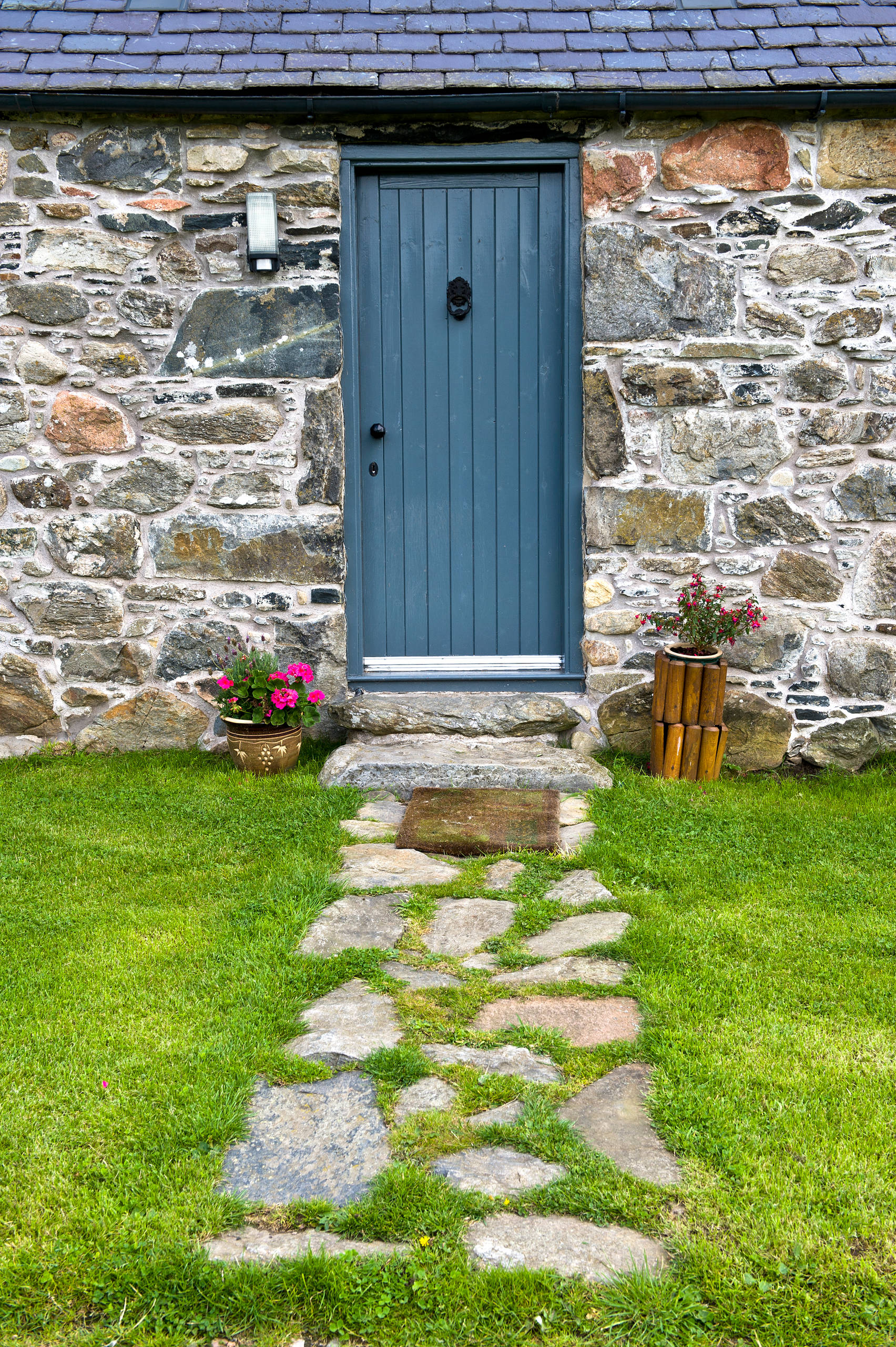 Декоративный забор: Как красиво отгородиться от посторонних