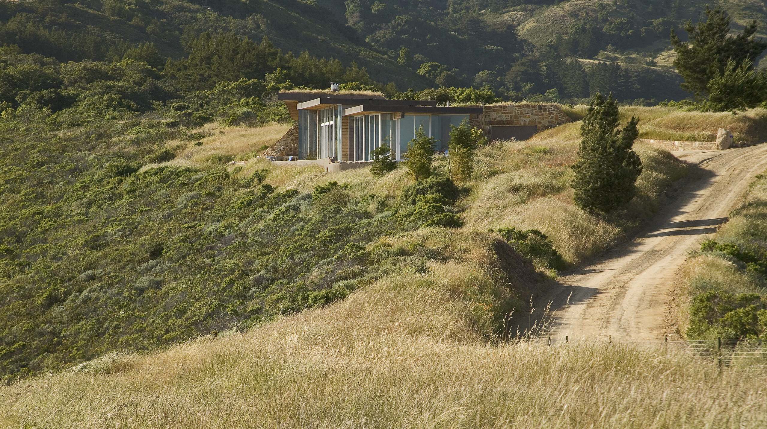 Подземный домик: из сказки – в жизнь