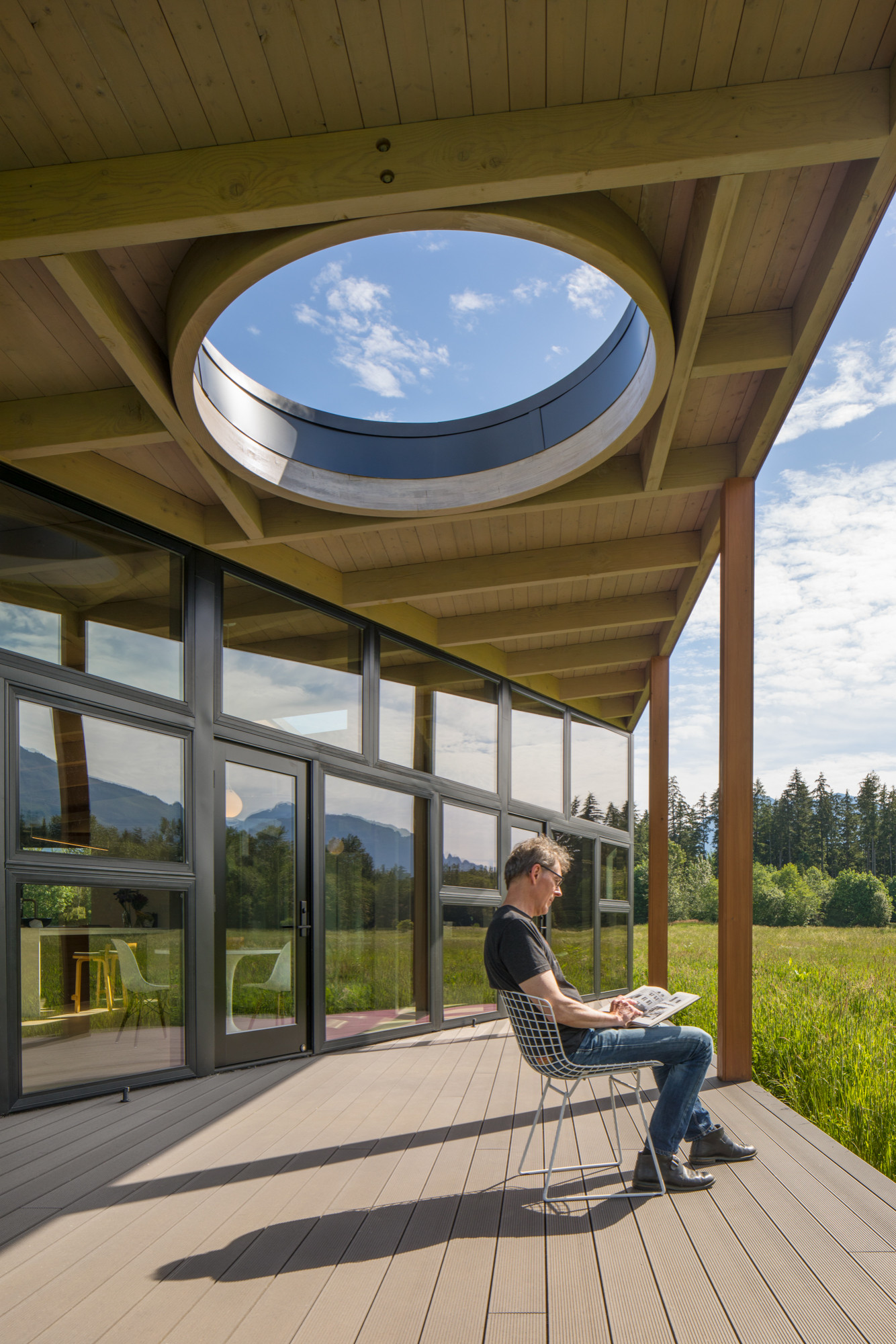 Houzz США: Современный дом с видом на Каскадные горы