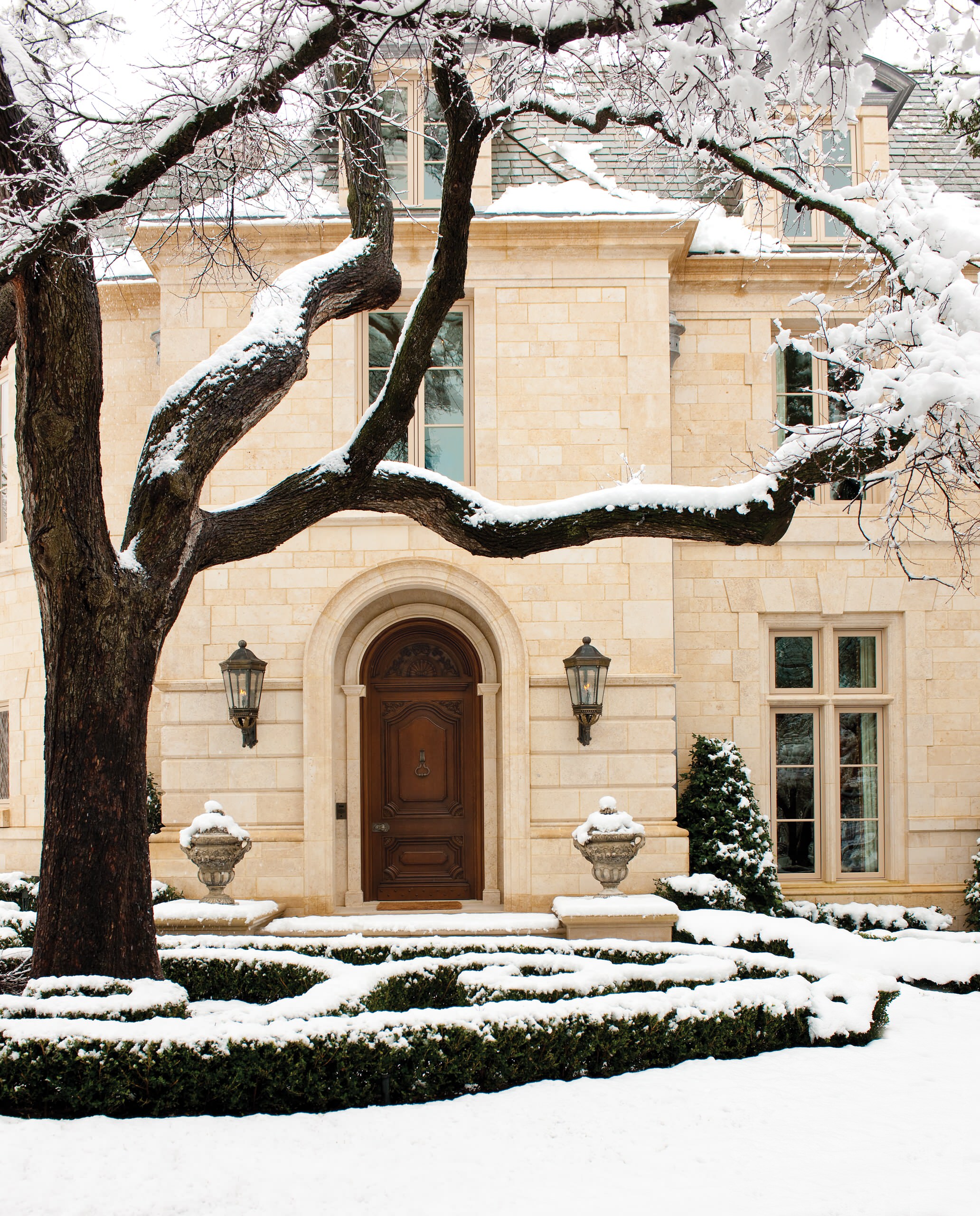 Как выбрать: Кашпо, которые готовы жить на улице и не жаловаться