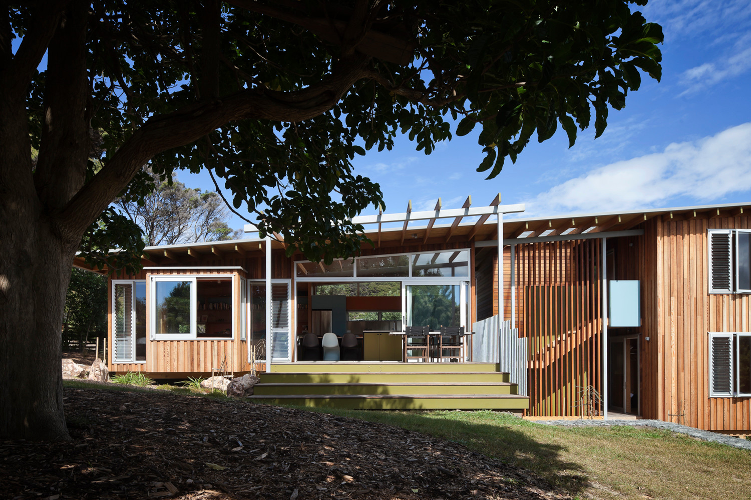 Houzz Новая Зеландия: Пляжный коттедж необычной конструкции