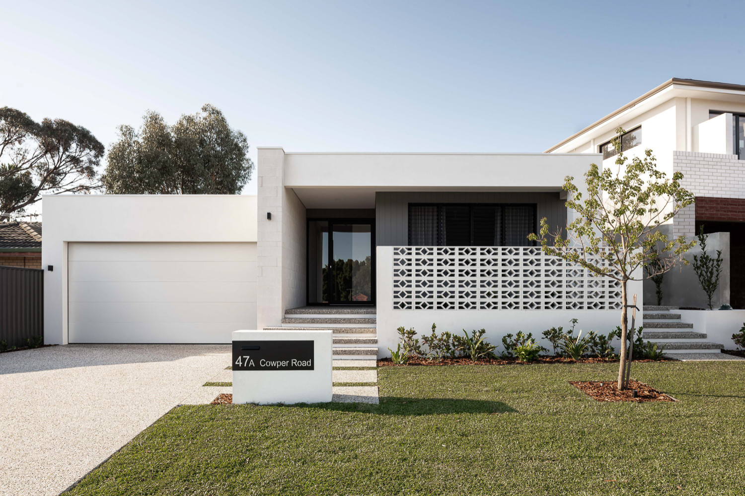 Фотоохота: 27 идей, как сделать гараж украшением фасада дома