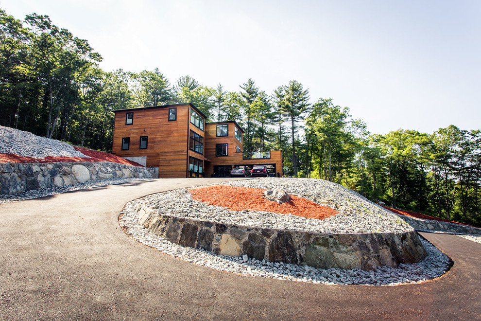 Хороший вопрос: Где парковать машину на даче?