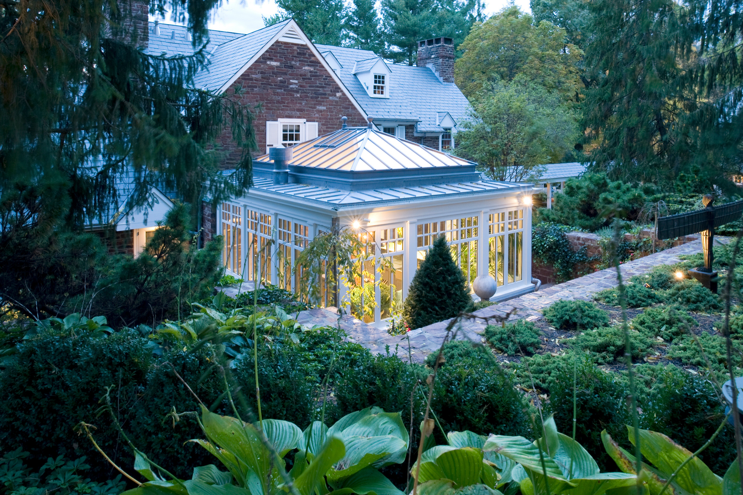 Жизнь в тепличных условиях: Современное применение оранжерей