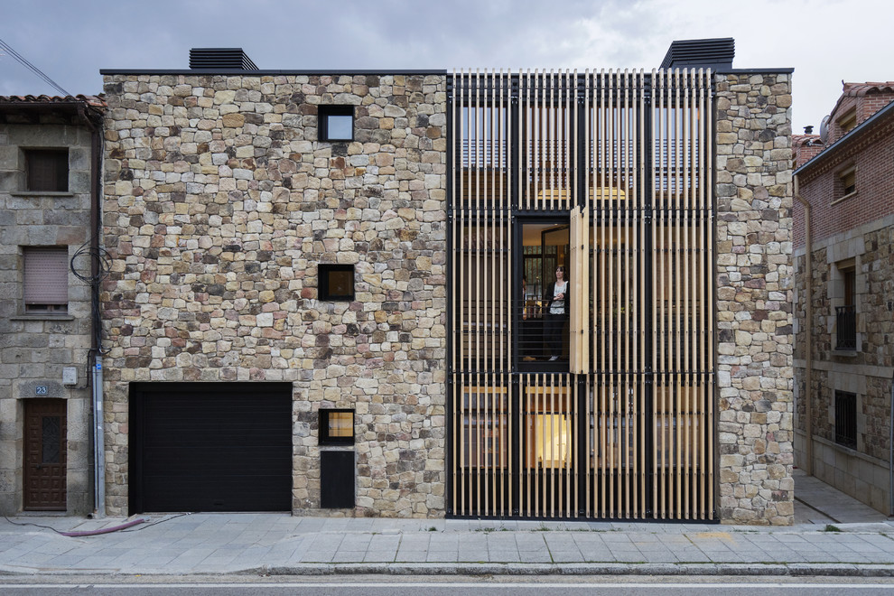 Houzz Испания: Дом с деревянной решеткой на фасадах