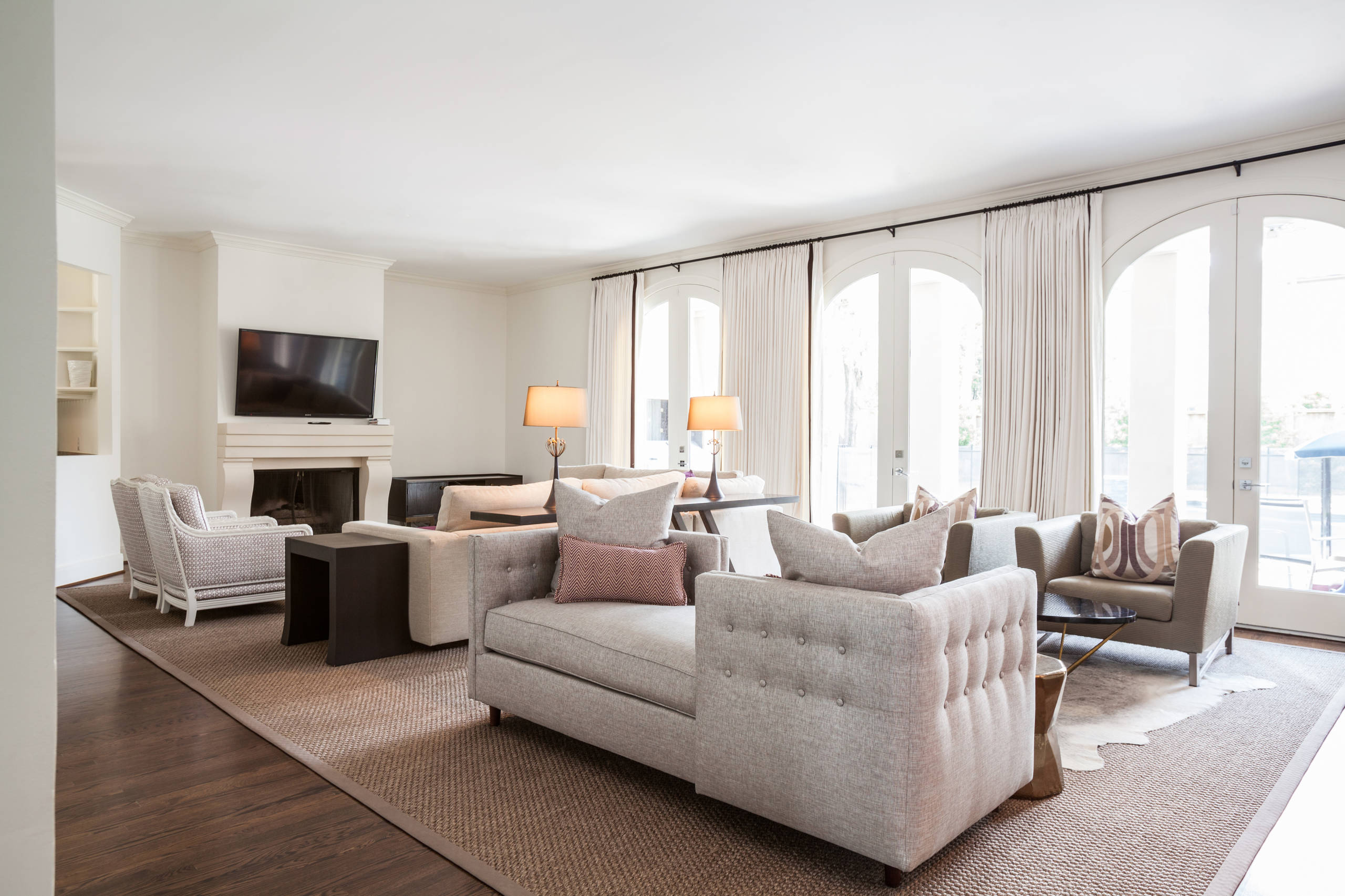 Не квадрат: Какие шторы подойдут окну арочной формы