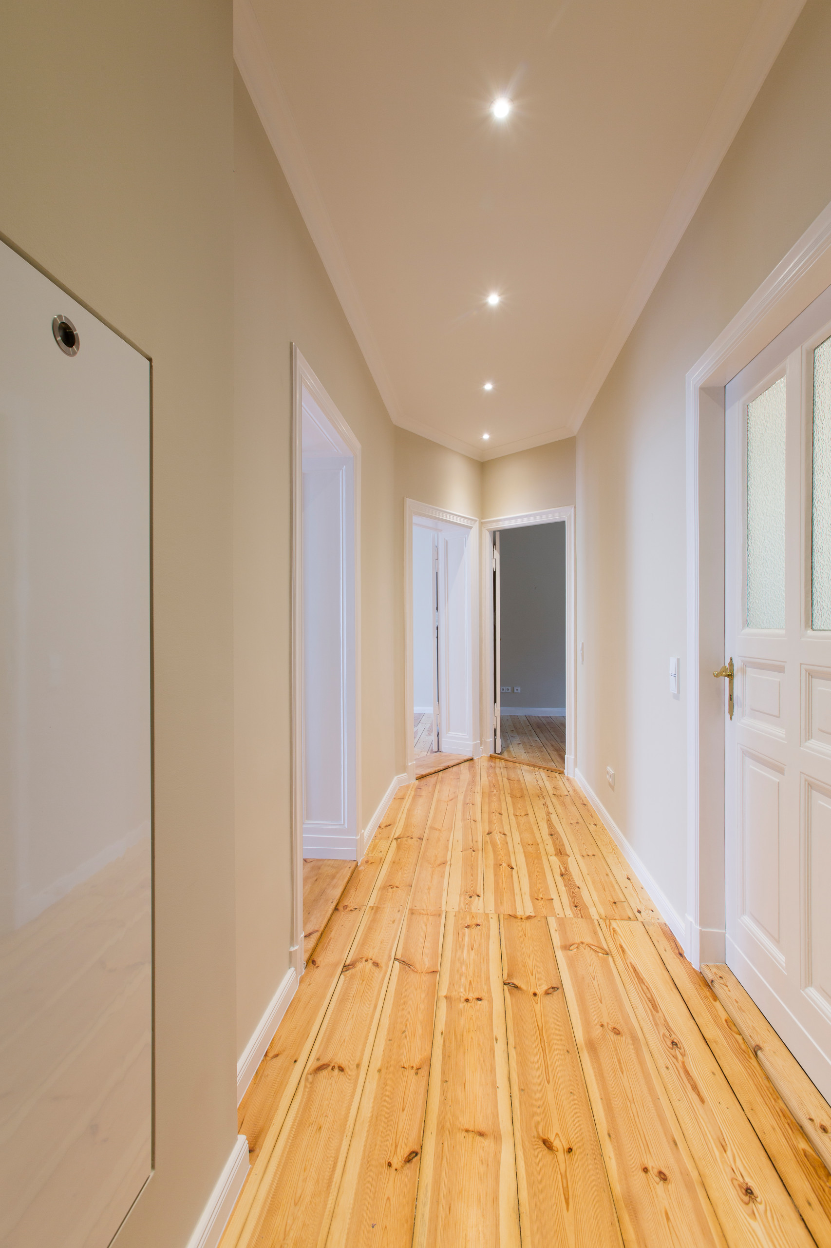 Что делать с узким коридором: 10 дизайн-решений