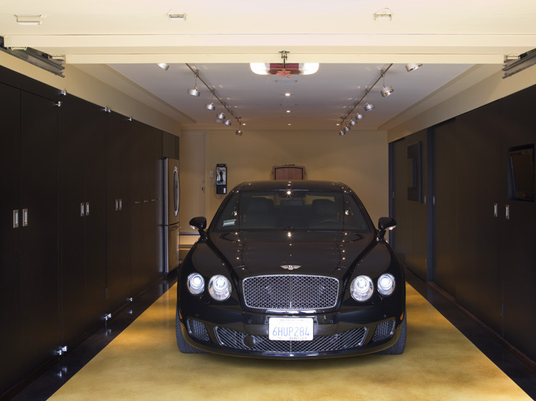 Хороший вопрос: Где парковать машину на даче?