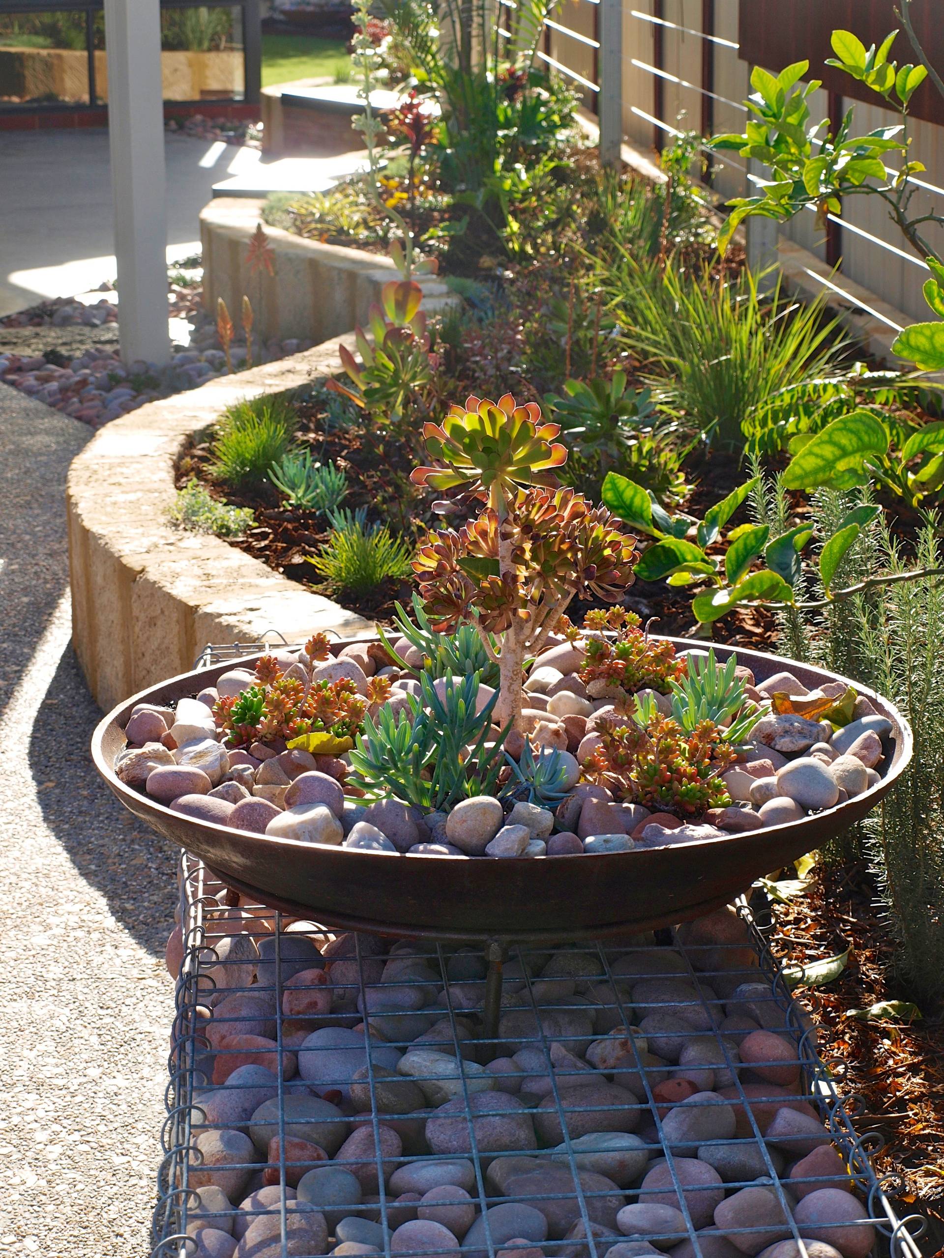 Ландшафт: Что такое габионы и как использовать их в ландшафте