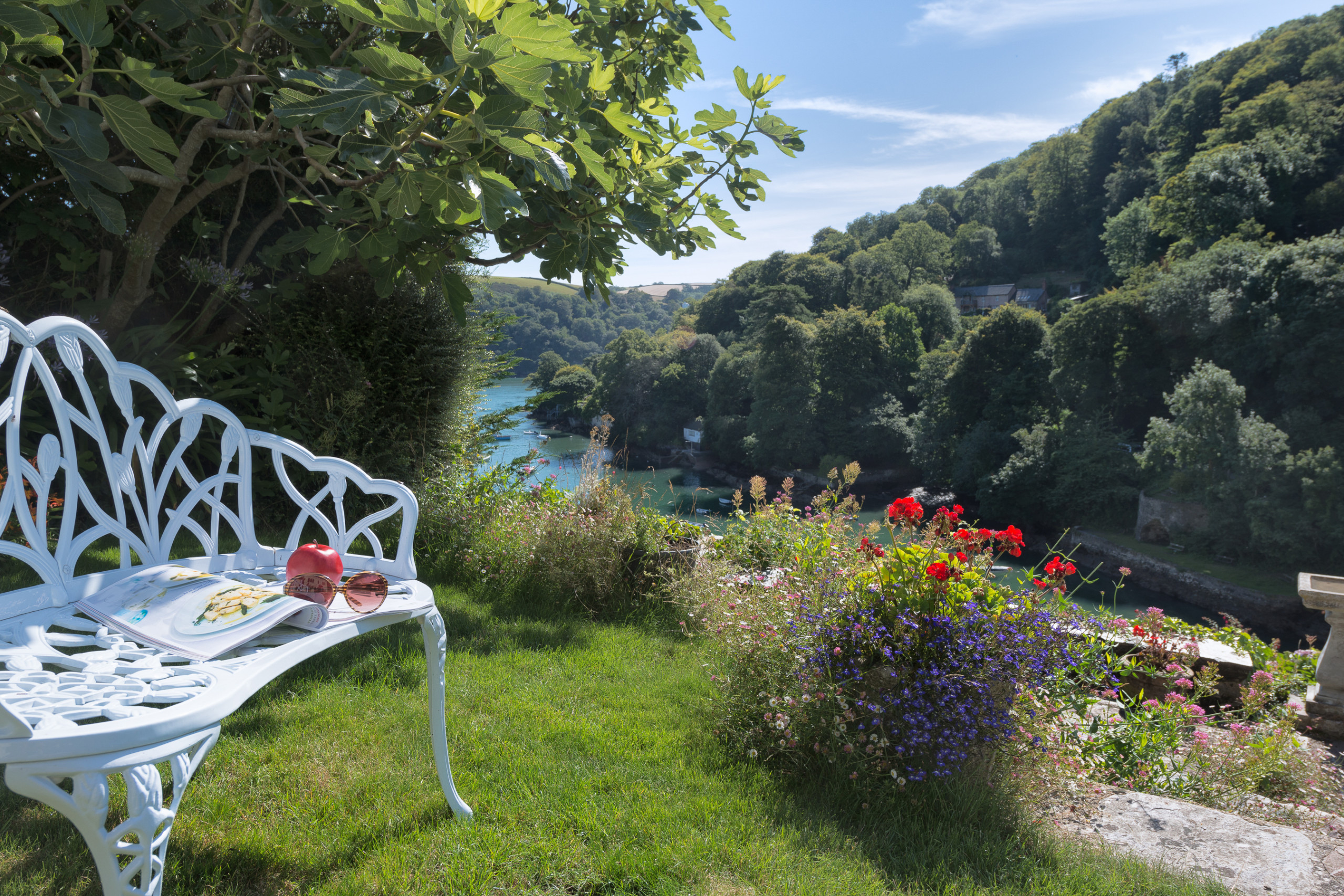 Семеро по лавкам: Садовые скамейки и все, что нужно о них знать