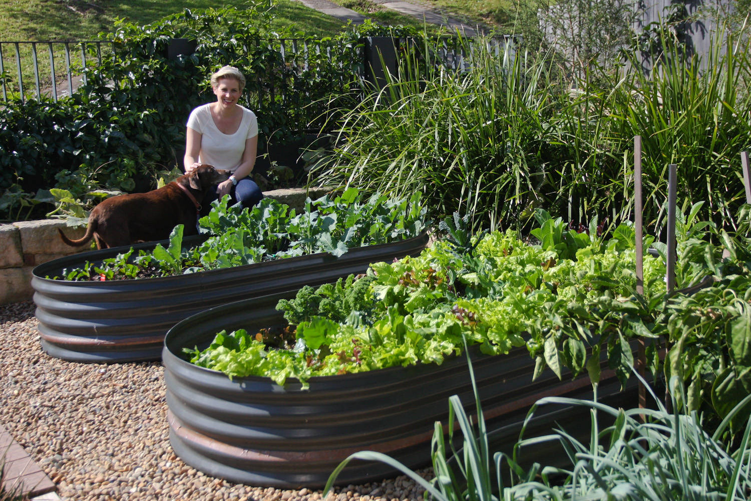 Хороший вопрос: Как сделать компост на даче и не перетрудиться