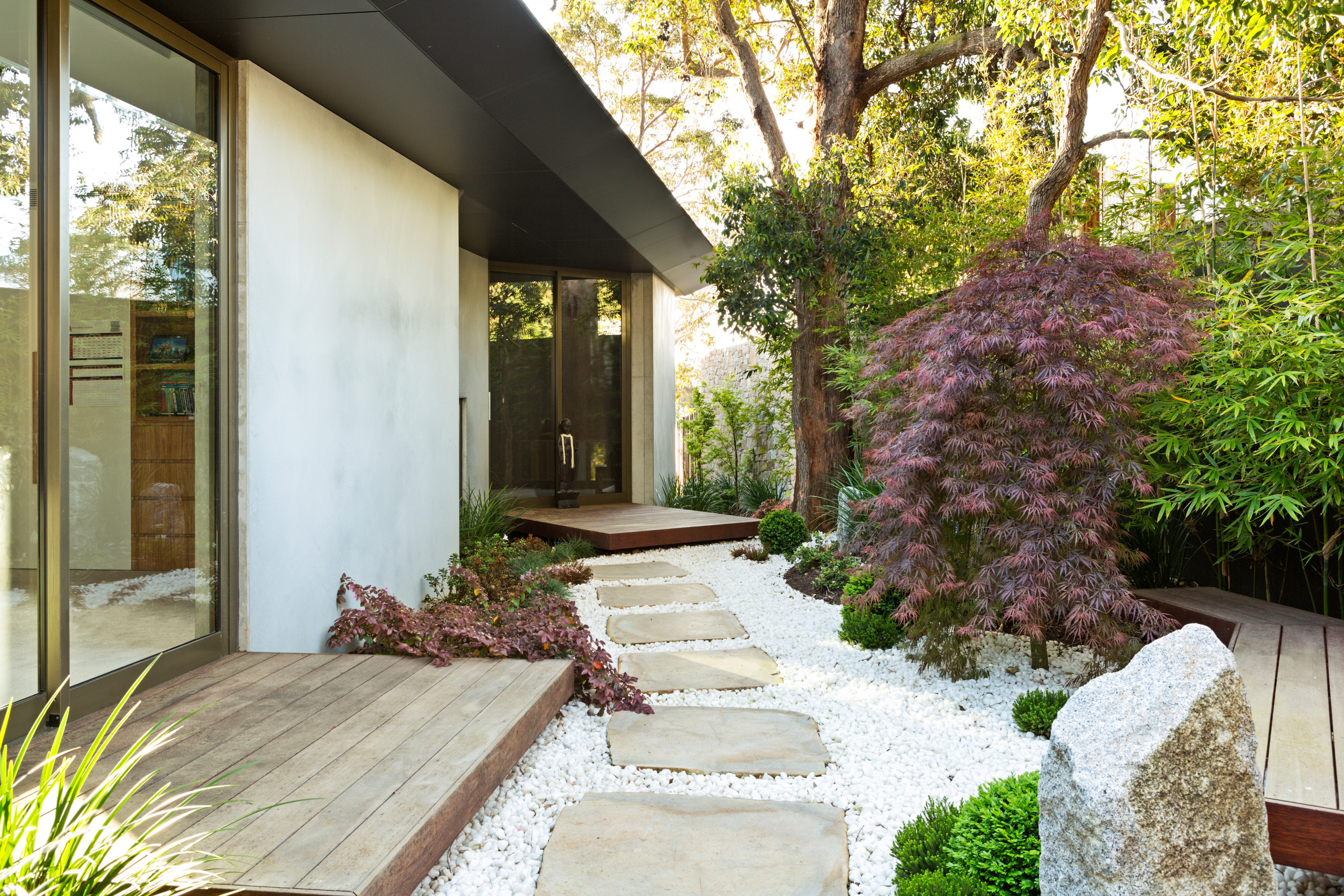 Приоритеты: Как ухаживать за садом, если времени в обрез