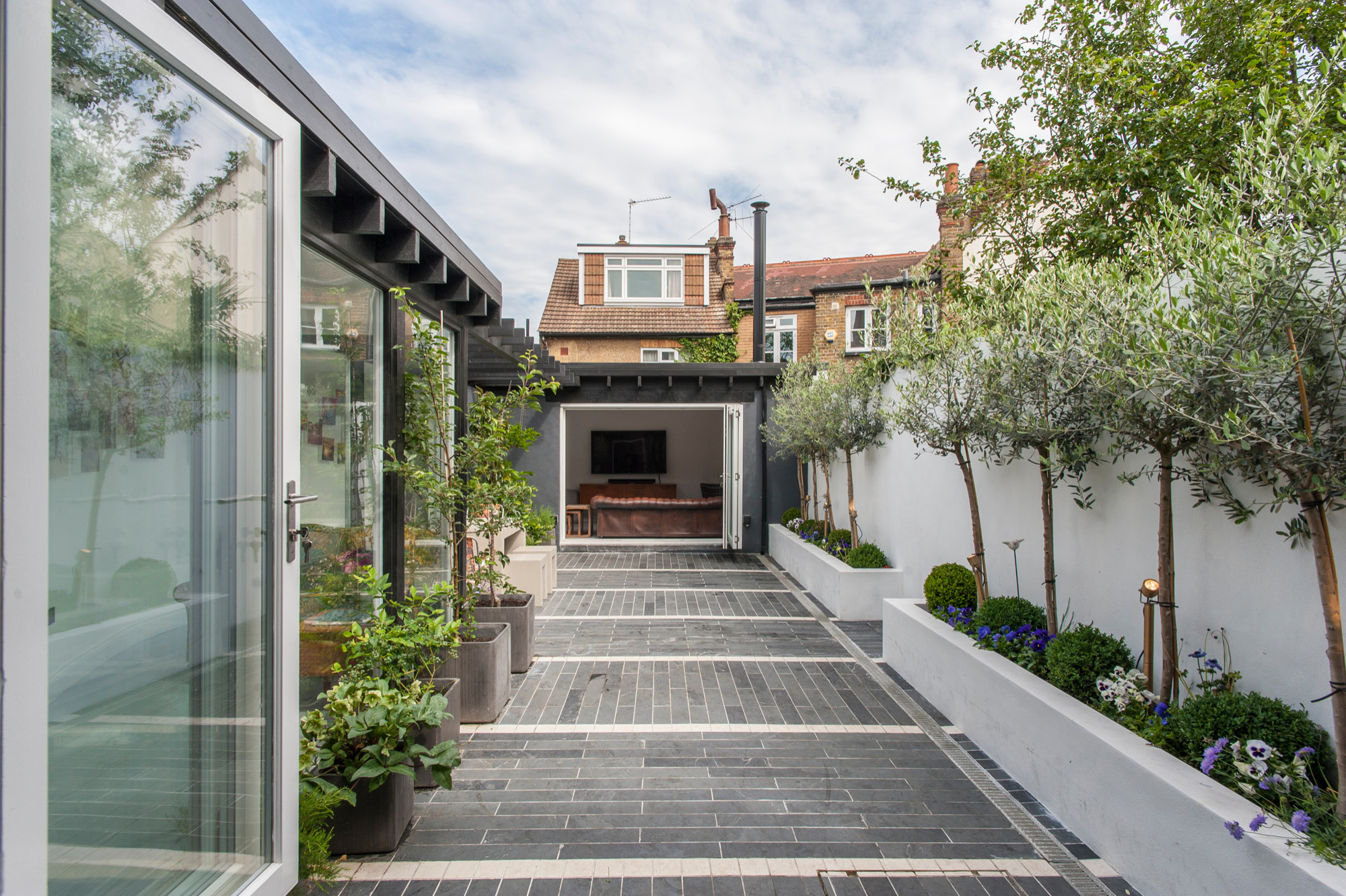 Вопрос: Можно ли вырастить полноценный сад в кадках