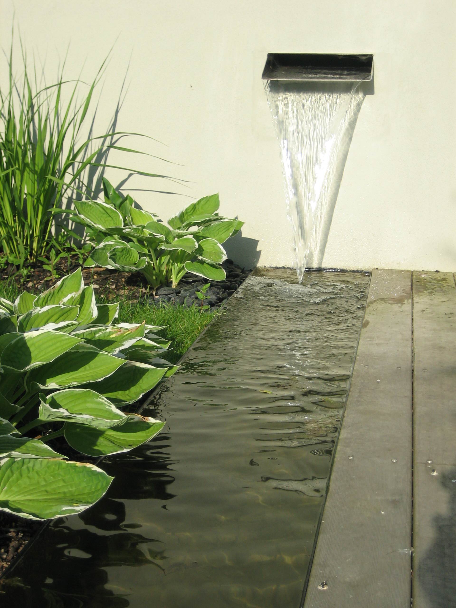 Живая вода: Как выбрать и где разместить фонтан на участке