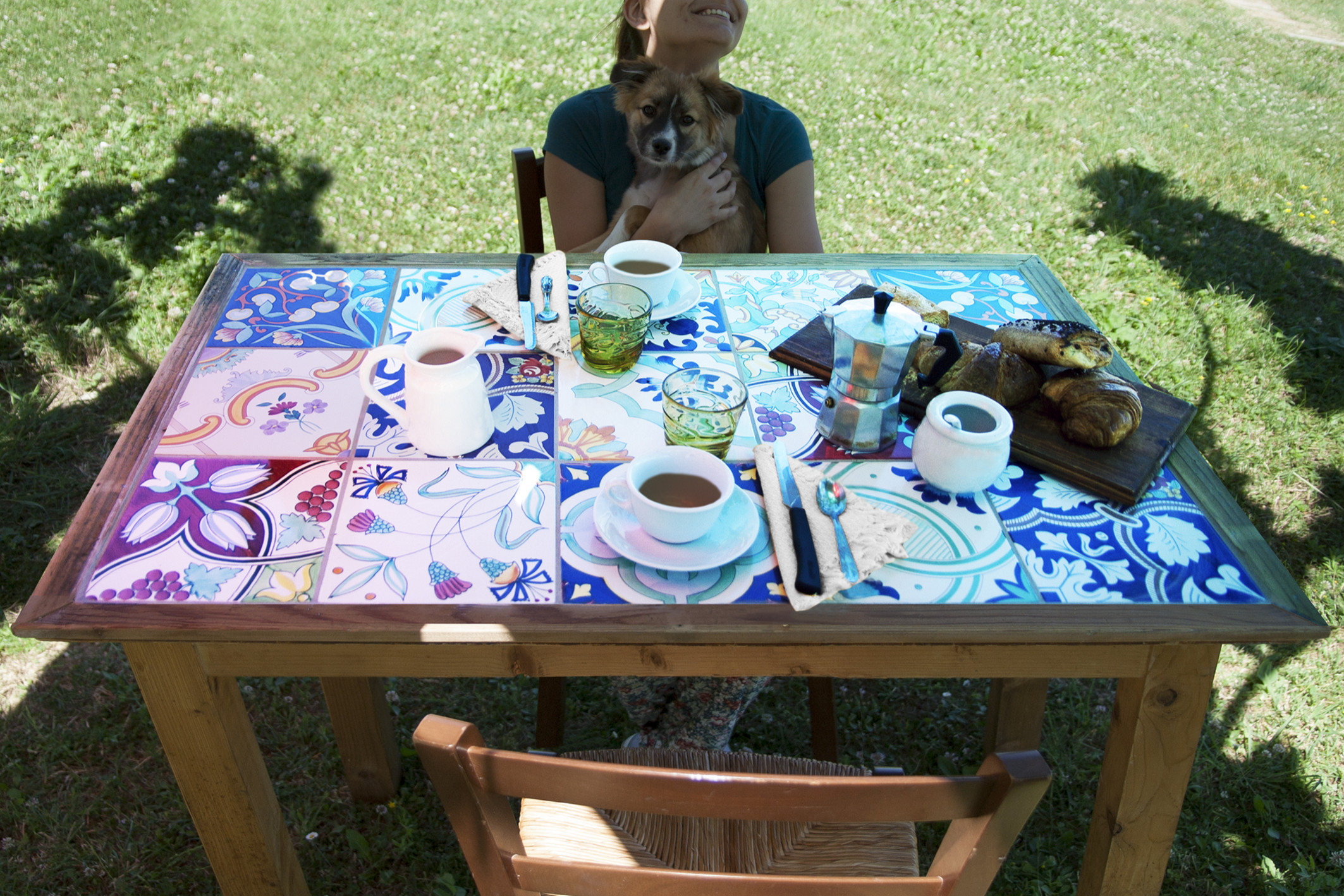 Своими руками: Как выложить стол плиткой