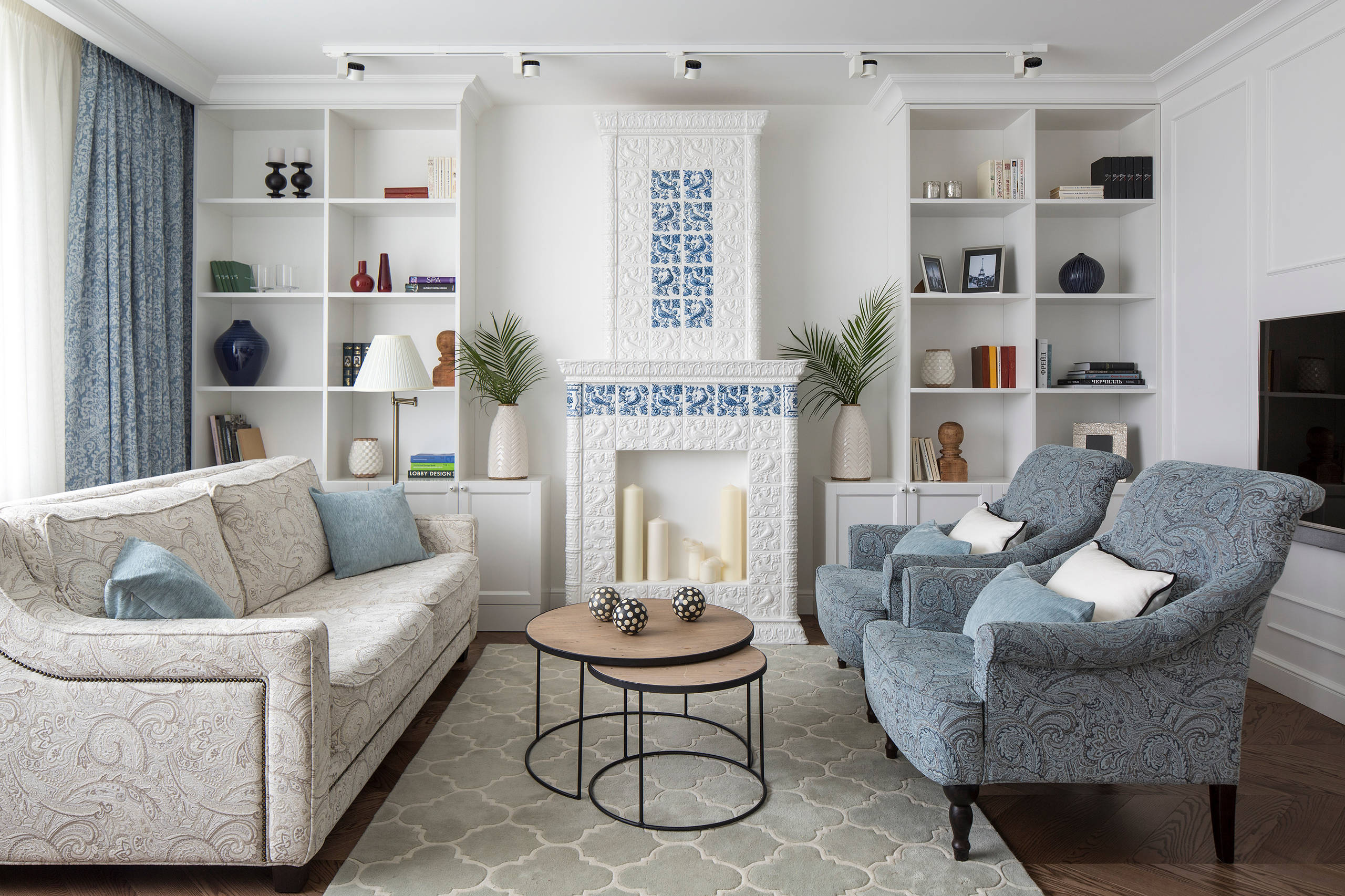 Houzz тур: Интерьер с тверскими изразцами и окном-обманкой