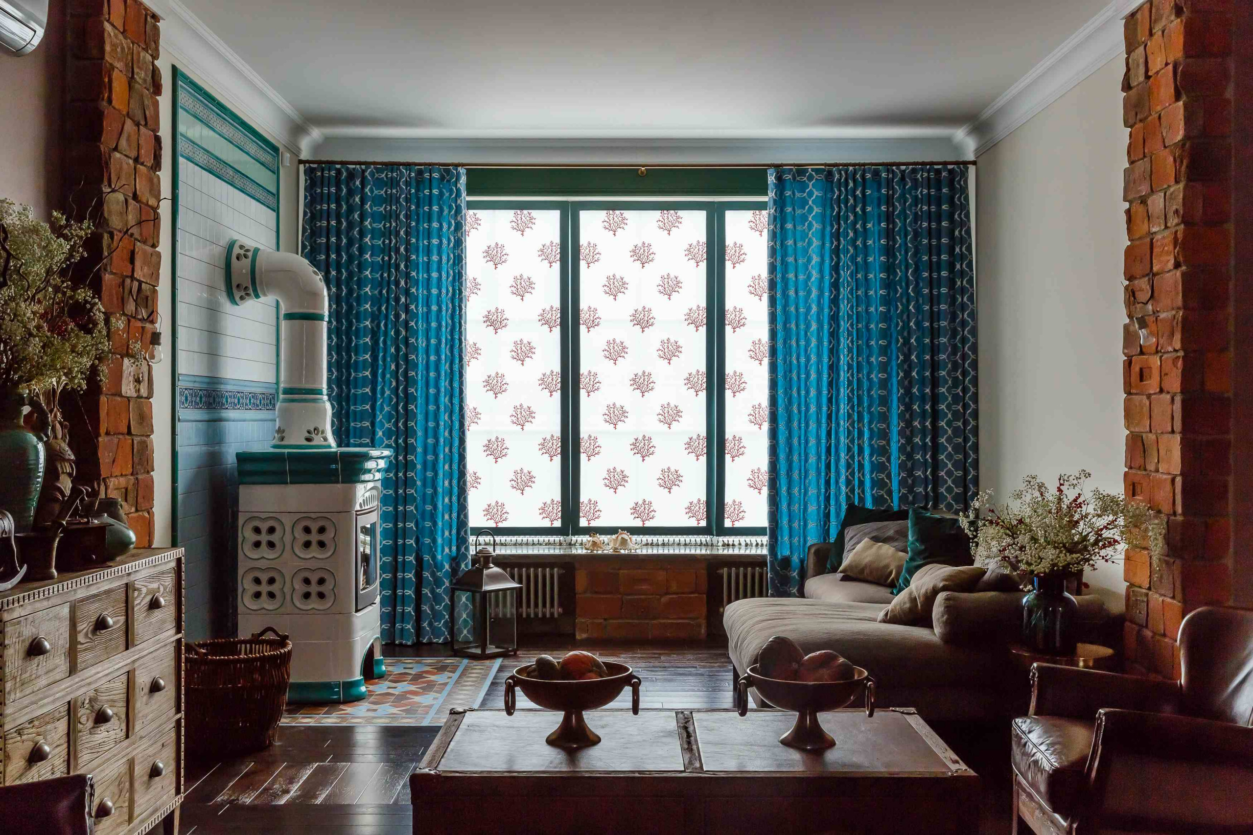 Так и надо: Обои в ванной — плитка в гостиной