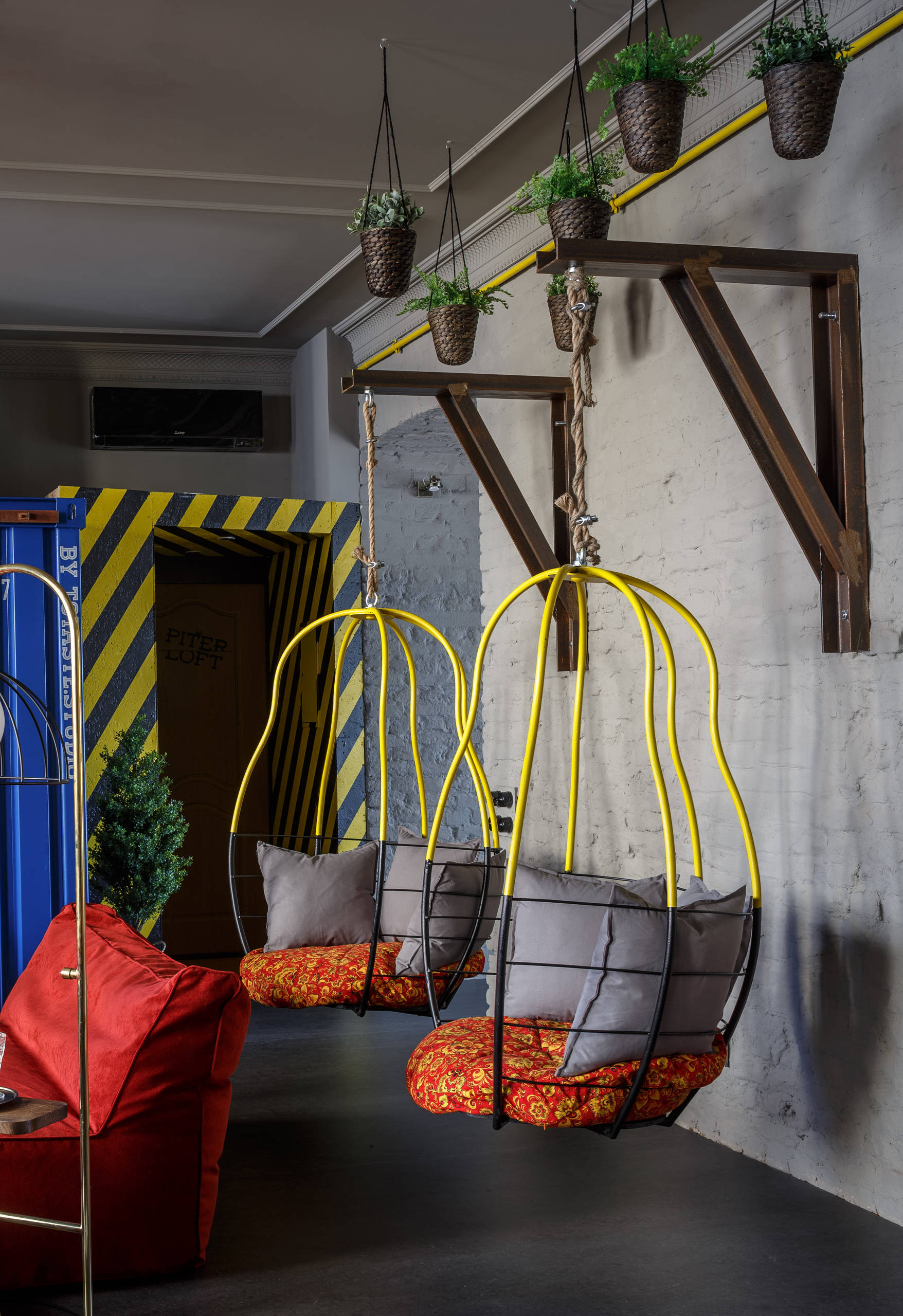 Houzz тур: Купола, матрешки, балетные пачки под потолком