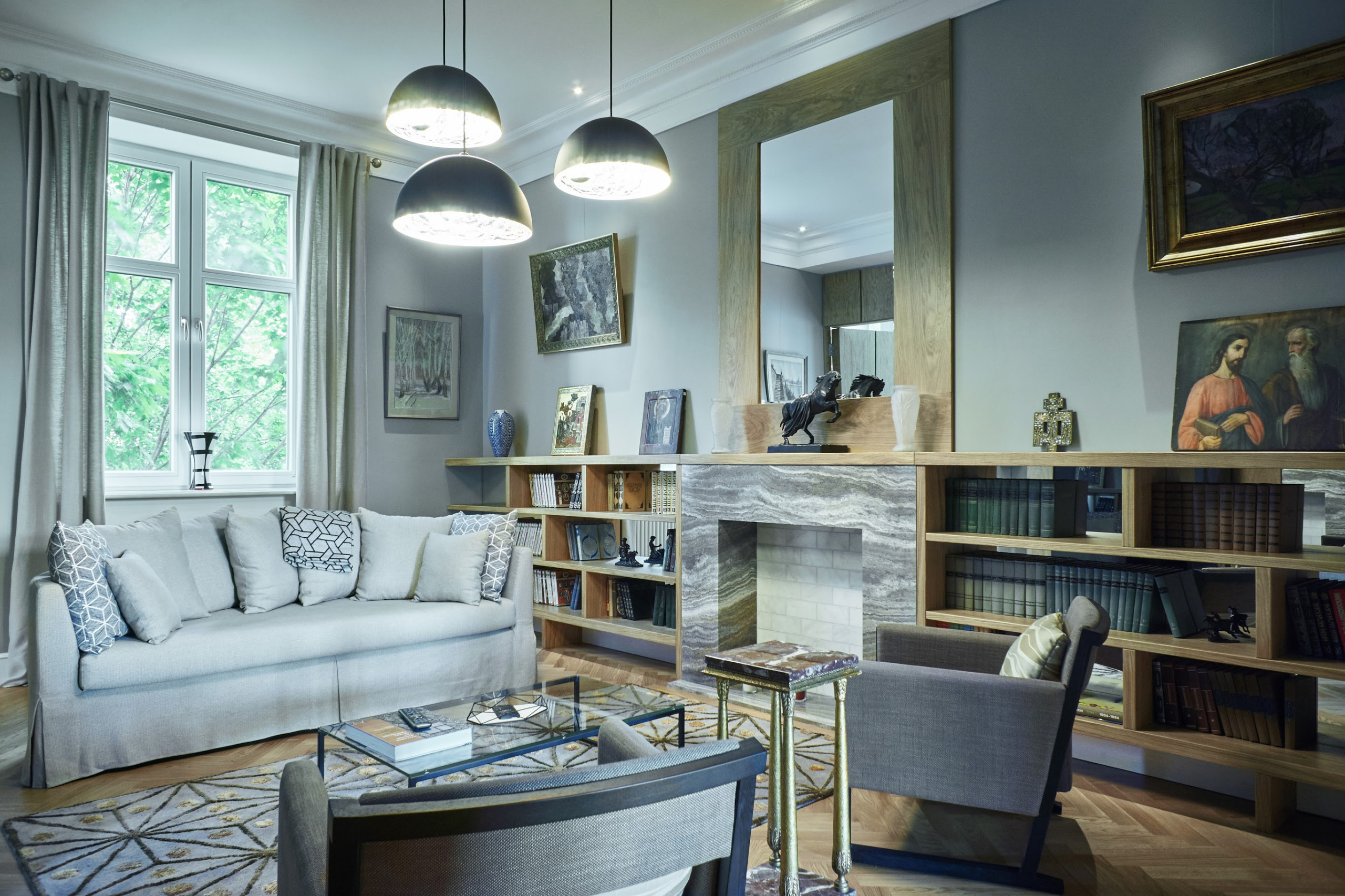 Houzz тур: Интерьер с коллекцией живописи в доме по проекту Жолтовского