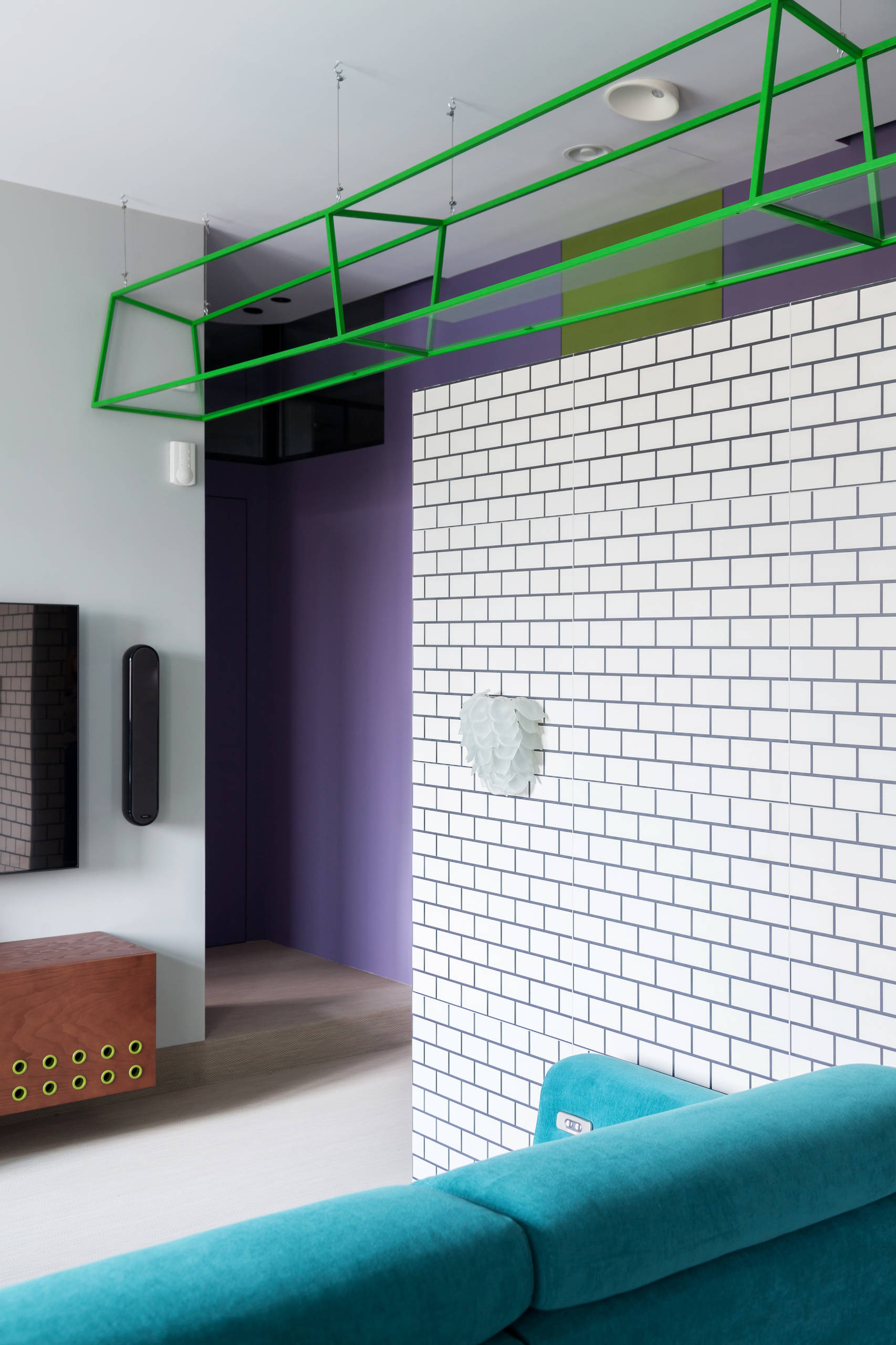 Houzz тур: Ретрофутуризм в бывшей «двушке»