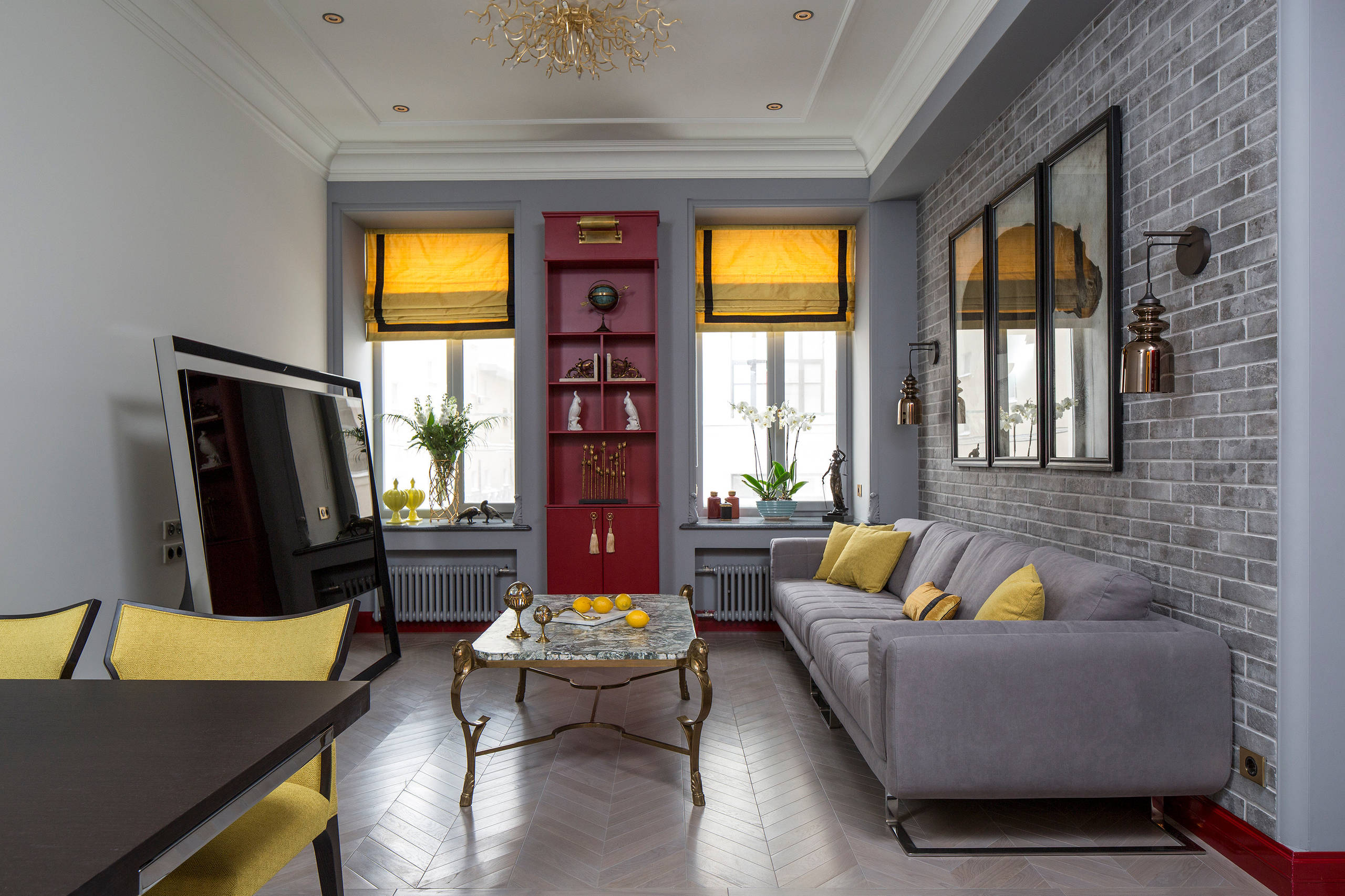 Houzz тур: Интерьер с яркими красками и «космическими» панно