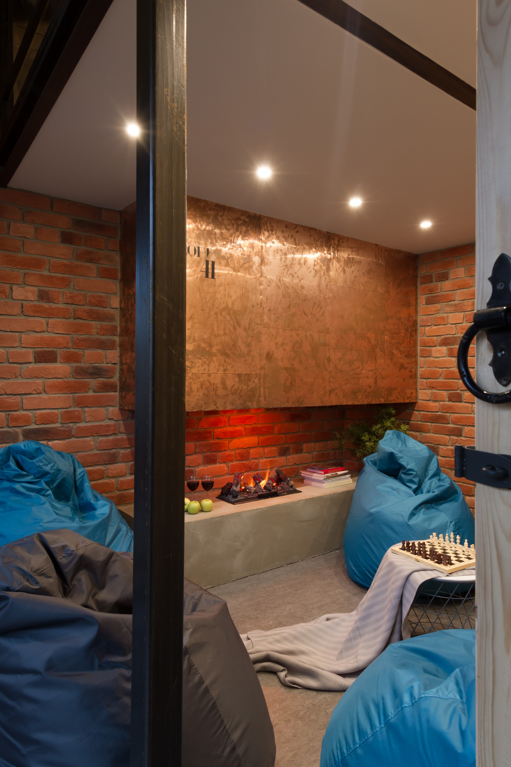 Houzz тур: Лофт на мансардном этаже с видом на крыши Питера