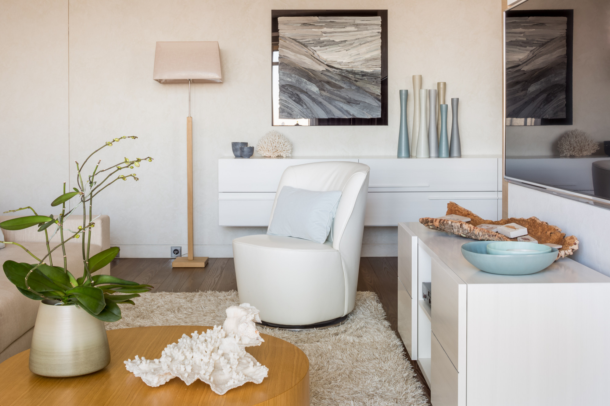 Houzz тур: Морской бриз и песок пустыни на борту квартиры-«Наутилуса»