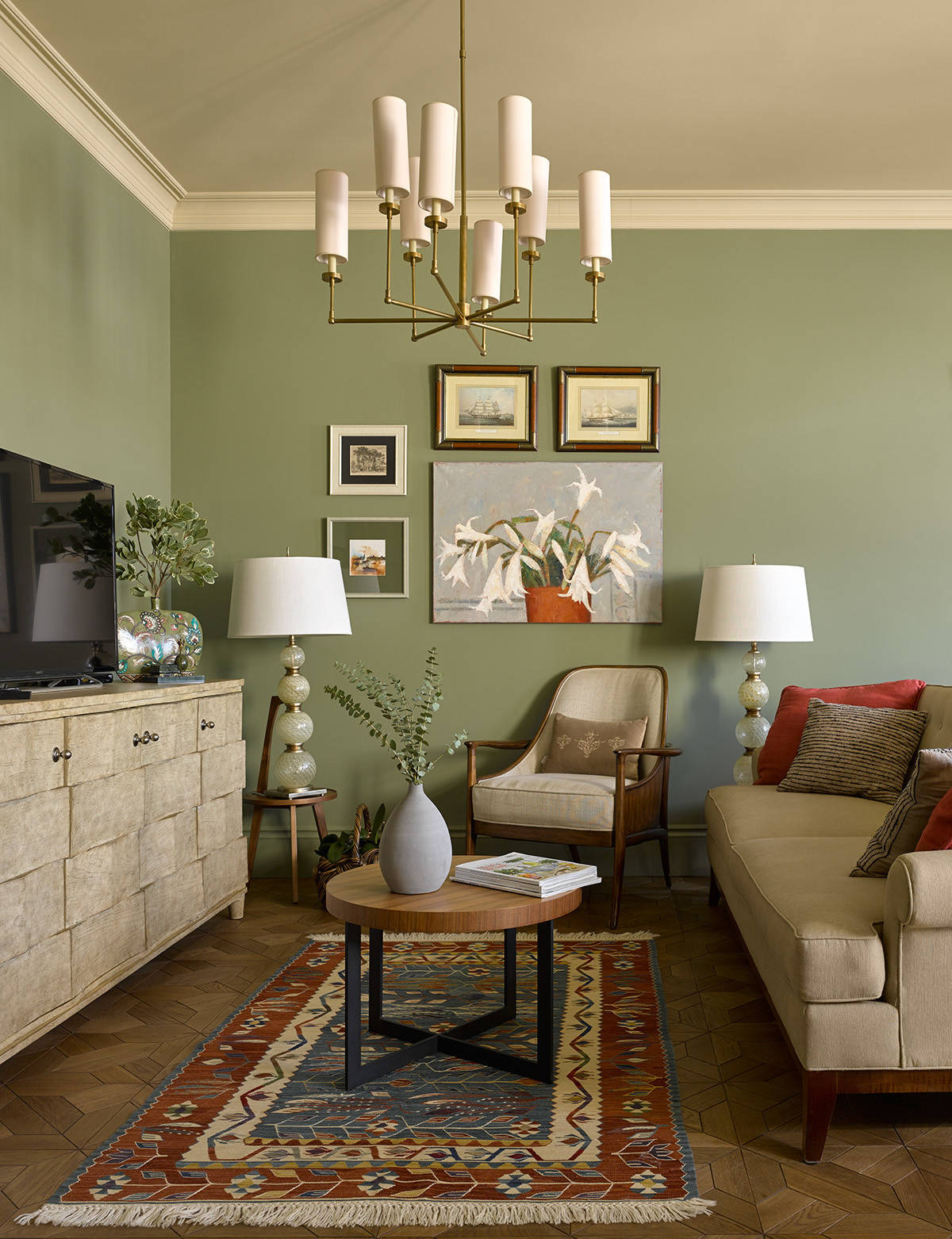 Houzz тур: Таунхаус с зелёными стенами и второй кухней