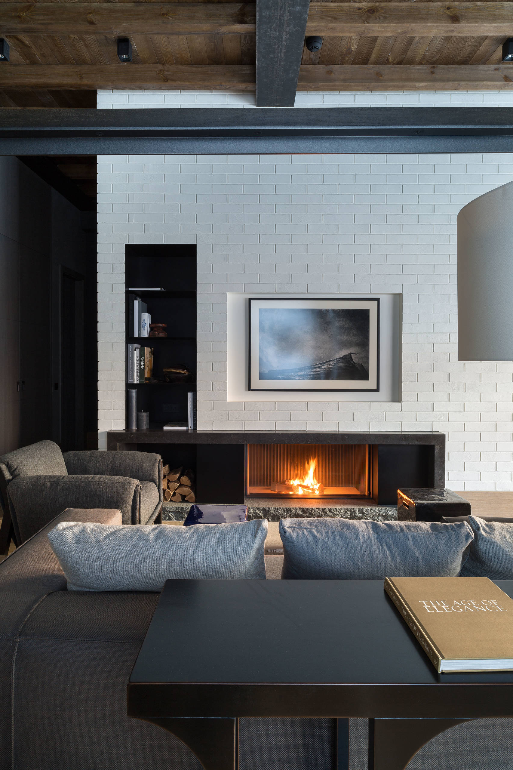 Houzz тур: Таунхаус с сеткой для «детских скачек»