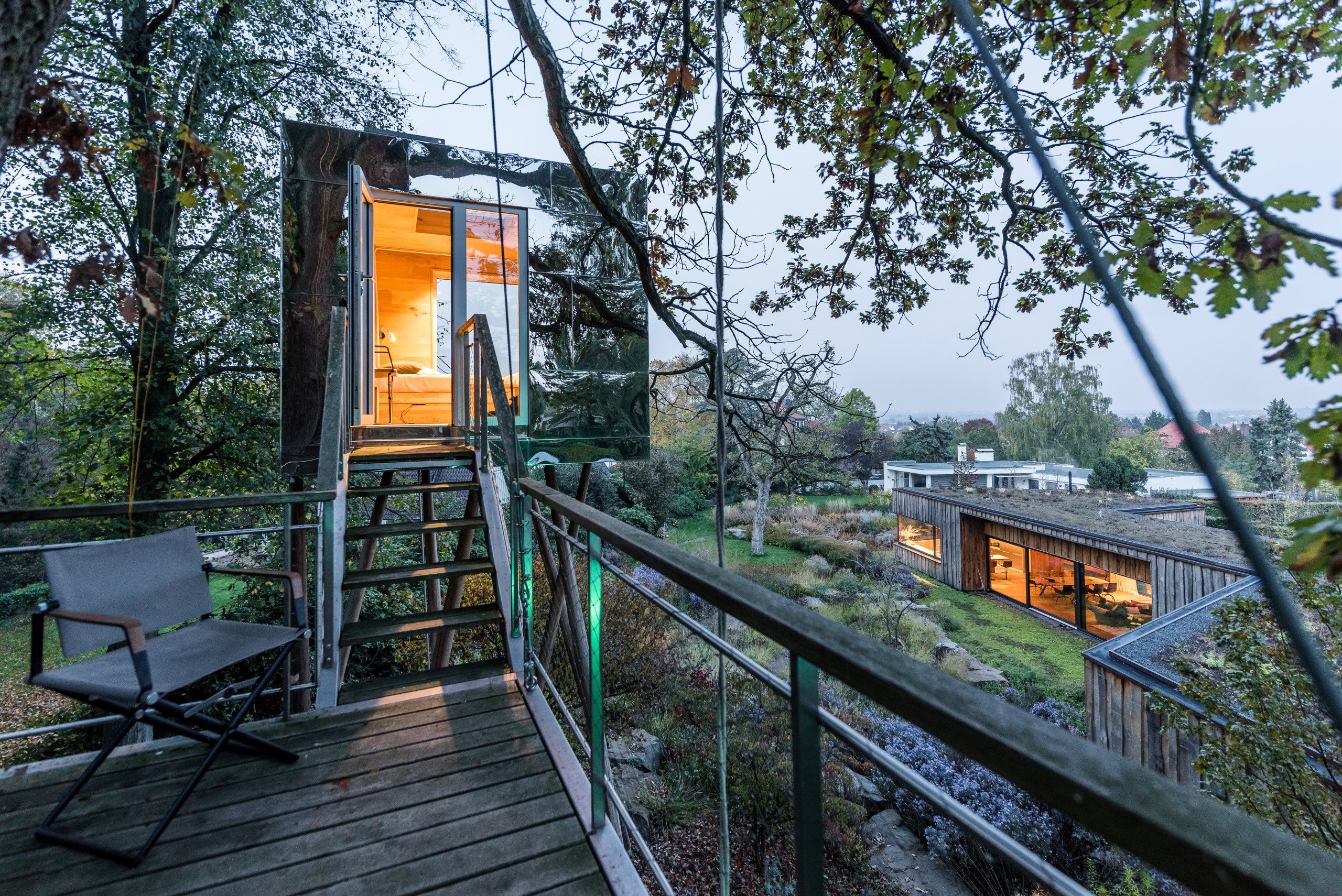 Есть вопрос: Что делает наши дома счастливыми. А что — наоборот